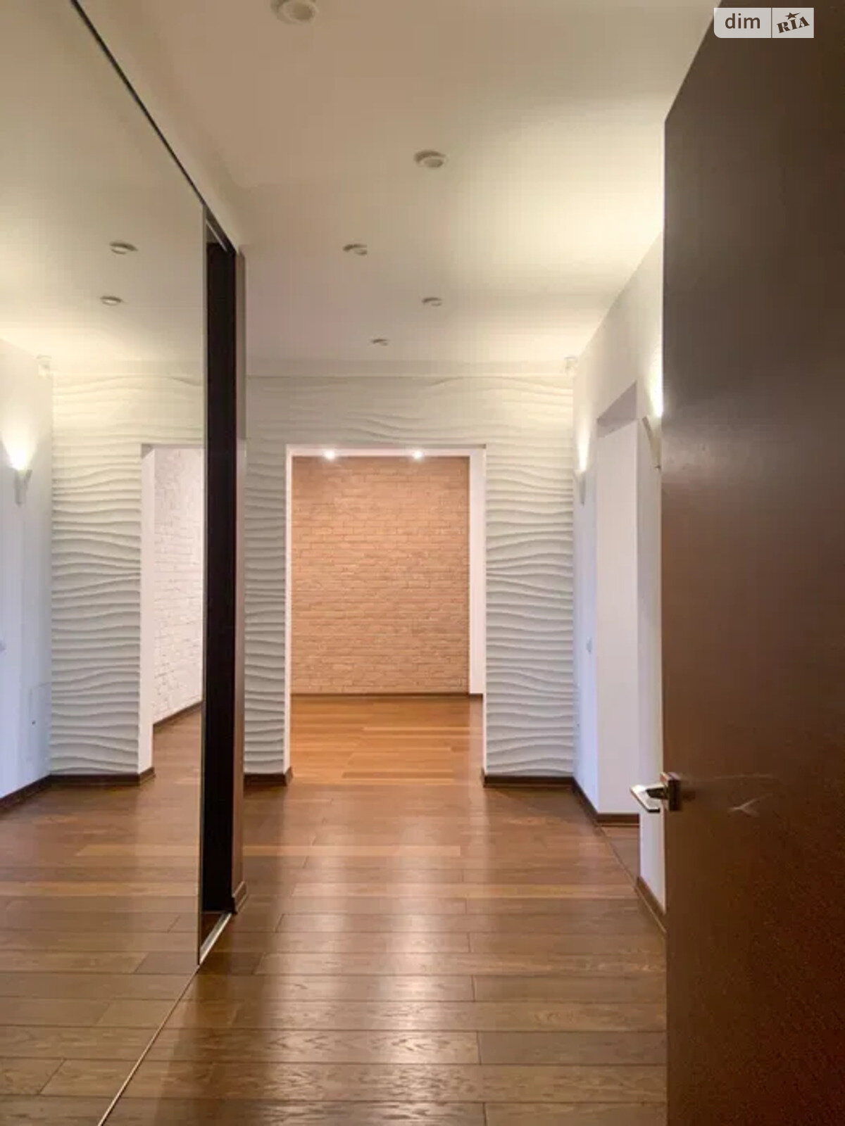 Продажа трехкомнатной квартиры в Киеве, на ул. Автозаводская 71, район Вышгородский Массив фото 1