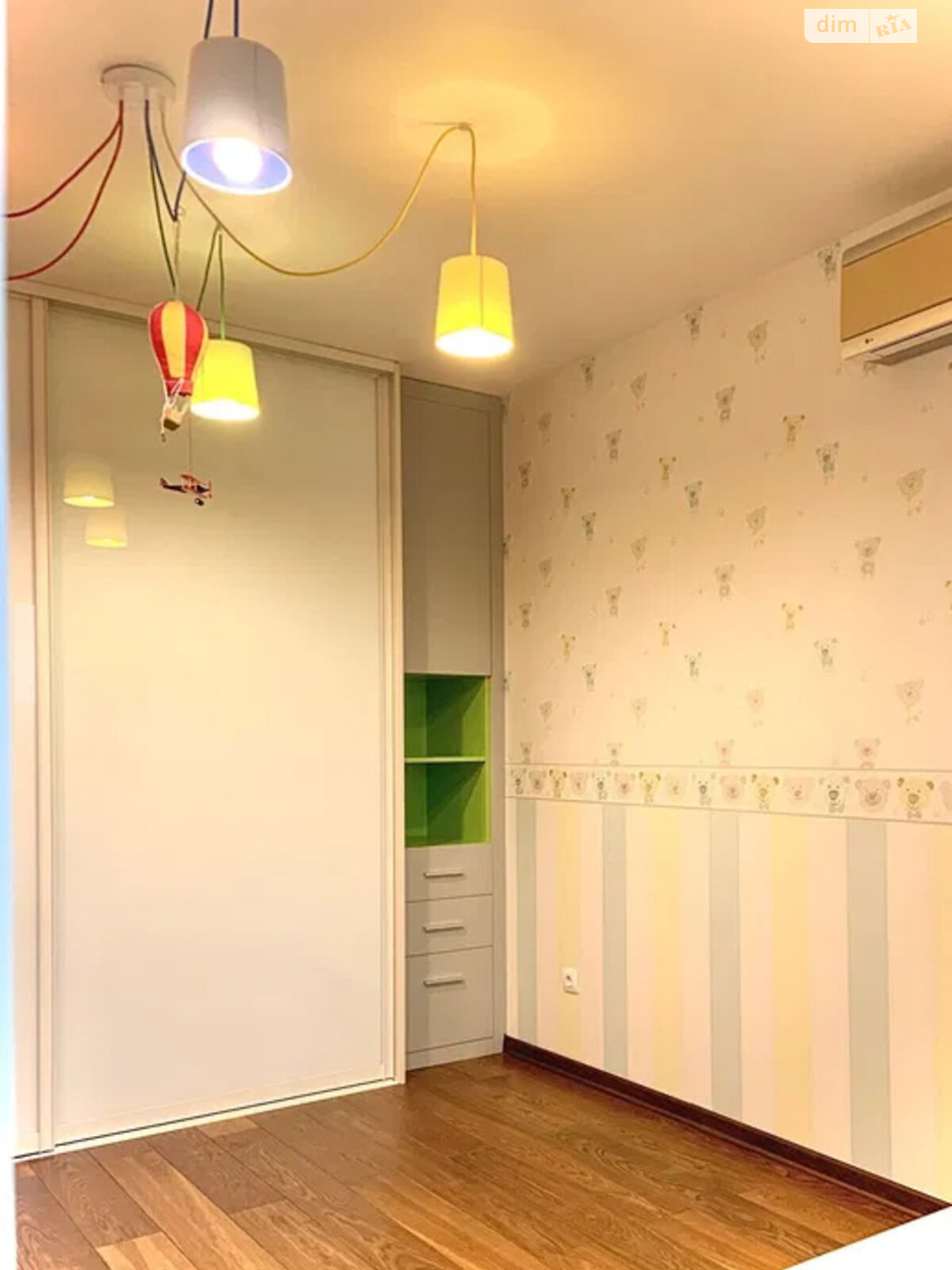 Продажа трехкомнатной квартиры в Киеве, на ул. Автозаводская 71, район Вышгородский Массив фото 1