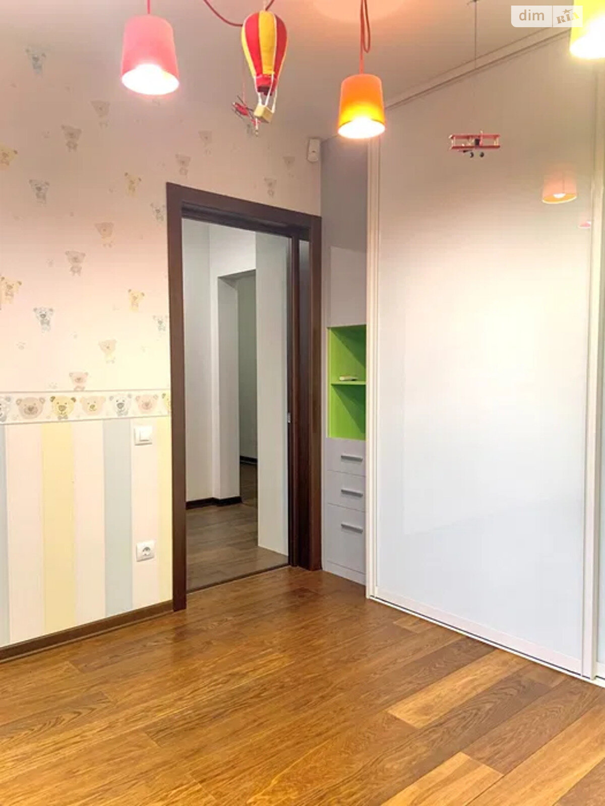 Продажа трехкомнатной квартиры в Киеве, на ул. Автозаводская 71, район Вышгородский Массив фото 1