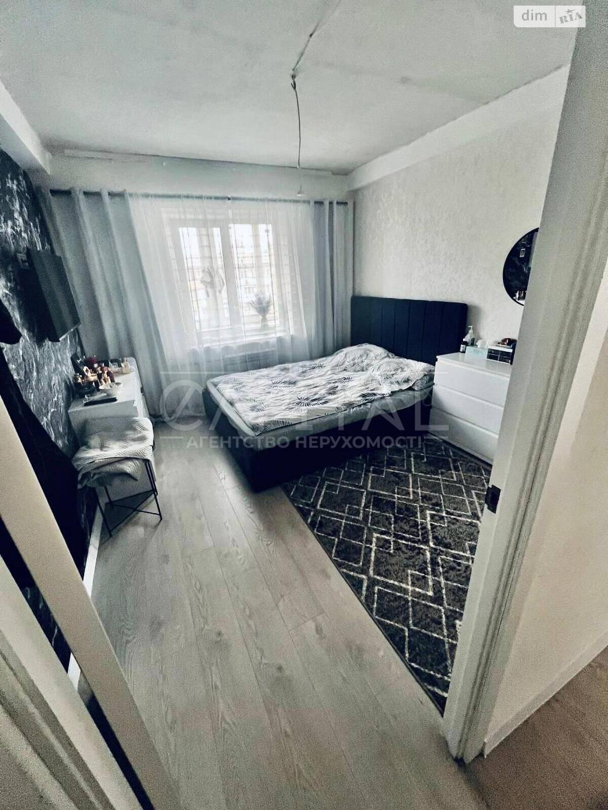 Продаж трикімнатної квартири в Києві, на вул. Дубровицька 5, район Вишгородський Масив фото 1