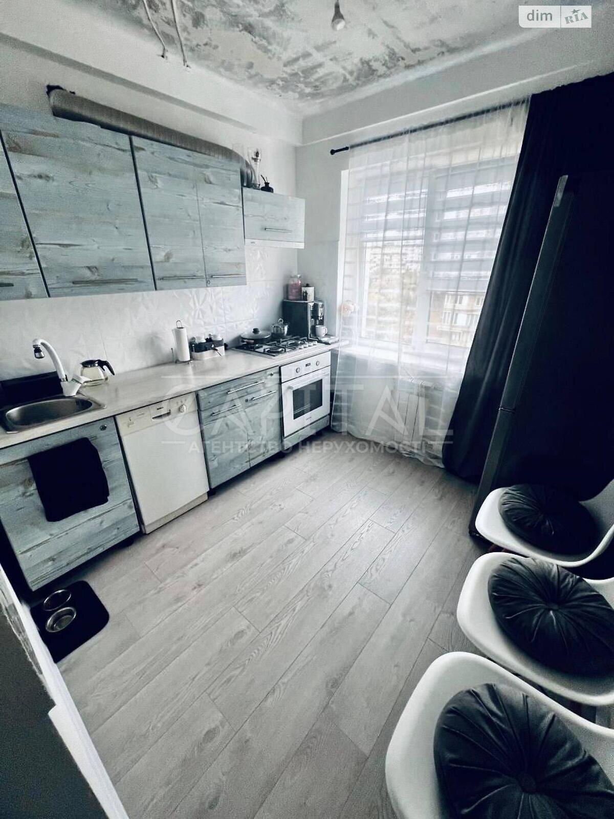 Продаж трикімнатної квартири в Києві, на вул. Дубровицька 5, район Вишгородський Масив фото 1