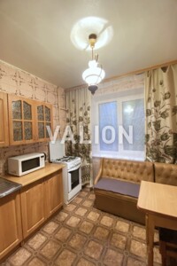 Продажа трехкомнатной квартиры в Киеве, на просп. Академика Королева 14, район Южная Борщаговка фото 2