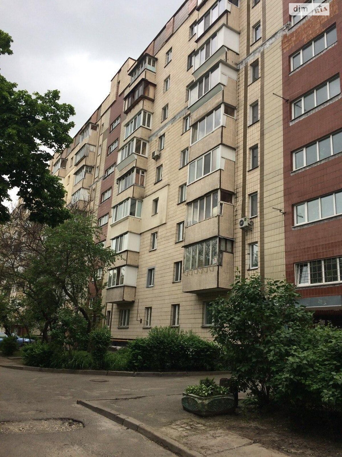 Продаж трикімнатної квартири в Києві, на вул. Симиренка 34, район Південна Борщагівка фото 1 Продаж трикімнатної квартири в Києві, на вул. Симиренка 34, район Південна Борщагівка фото 1