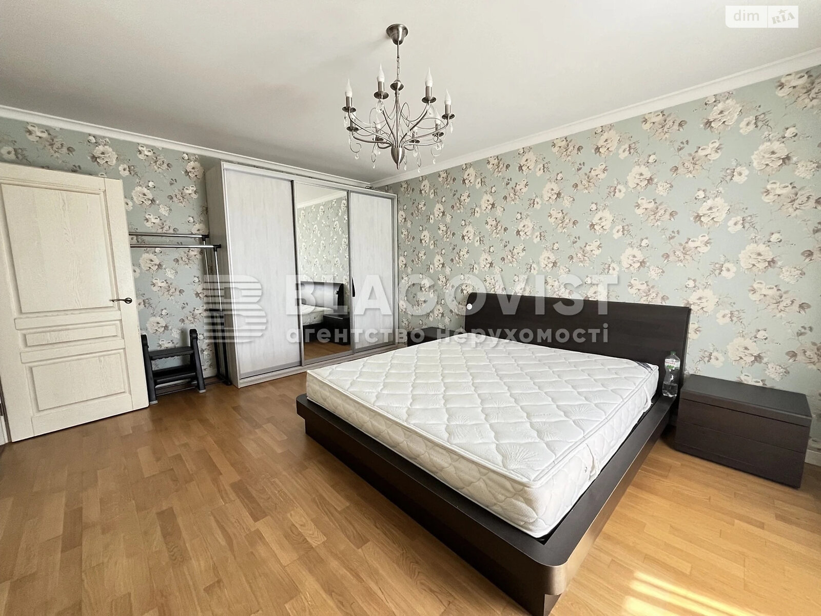 Продажа семикомнатной квартиры в Киеве, на ул. Юлии Здановской 52А, фото 1 Продажа семикомнатной квартиры в Киеве, на ул. Юлии Здановской 52А, фото 1