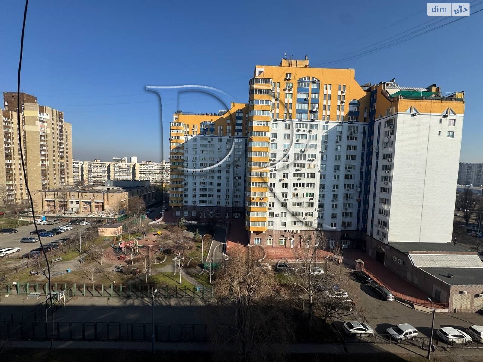 Продажа трехкомнатной квартиры в Киеве, на ул. Юрия Шумского 4А, фото 1 Продажа трехкомнатной квартиры в Киеве, на ул. Юрия Шумского 4А, фото 1