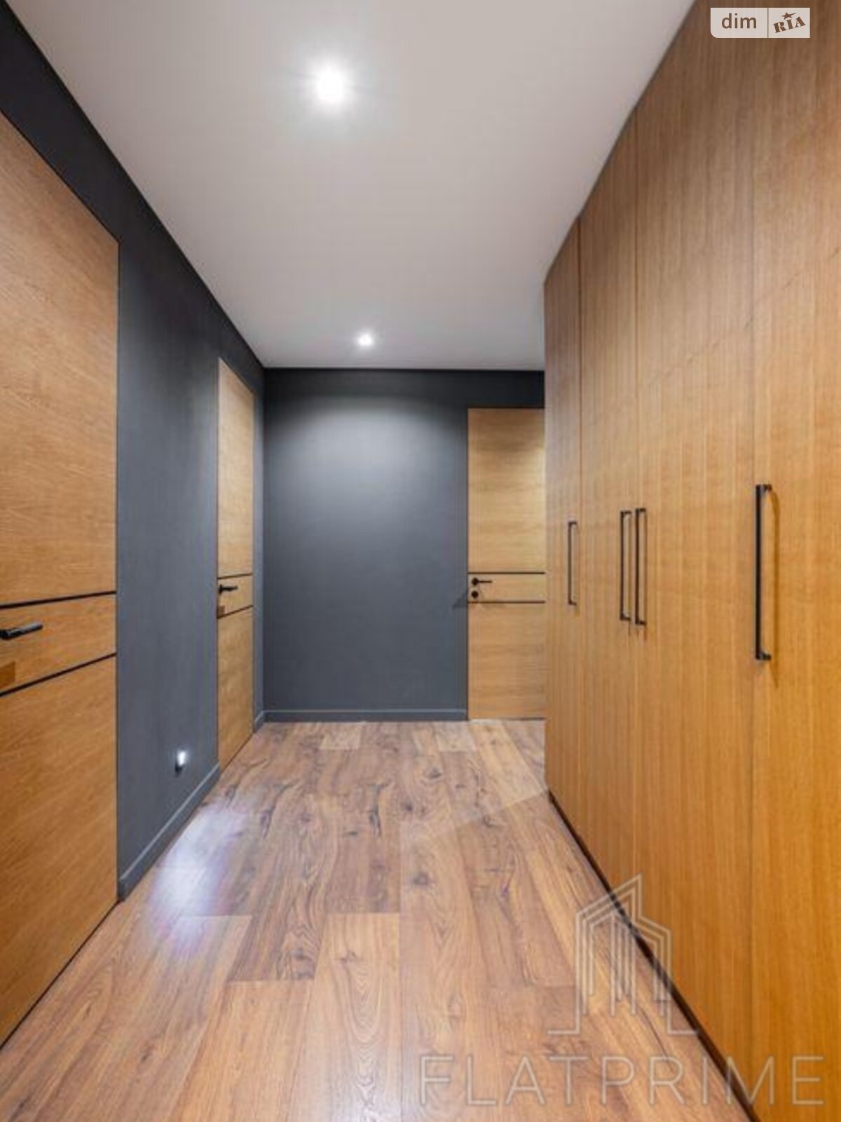 Продажа четырехкомнатной квартиры в Киеве, на ул. Замковецкая 94, фото 1 Продажа четырехкомнатной квартиры в Киеве, на ул. Замковецкая 94, фото 1