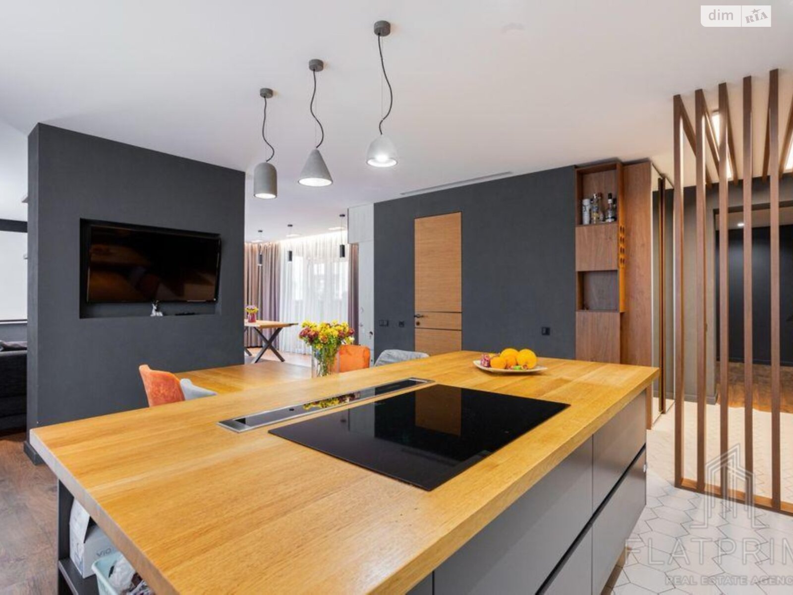 Продажа четырехкомнатной квартиры в Киеве, на ул. Замковецкая 94, фото 1 Продажа четырехкомнатной квартиры в Киеве, на ул. Замковецкая 94, фото 1