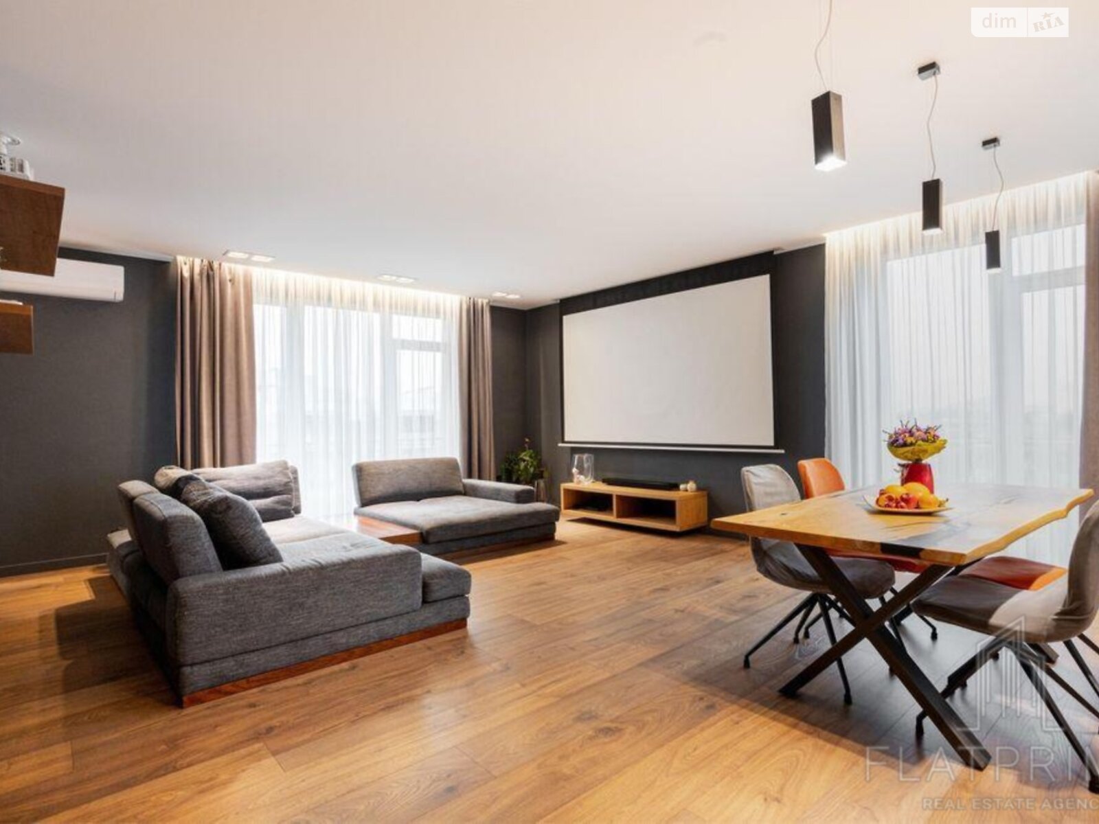 Продажа четырехкомнатной квартиры в Киеве, на ул. Замковецкая 94, фото 1 Продажа четырехкомнатной квартиры в Киеве, на ул. Замковецкая 94, фото 1