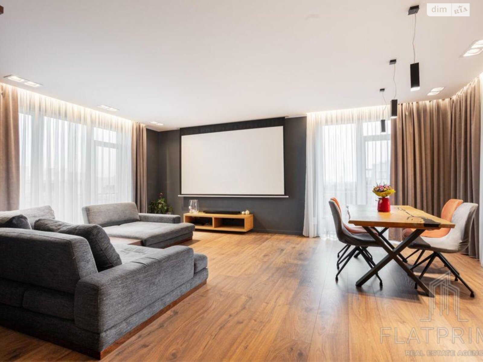 Продажа четырехкомнатной квартиры в Киеве, на ул. Замковецкая 94, фото 1 Продажа четырехкомнатной квартиры в Киеве, на ул. Замковецкая 94, фото 1