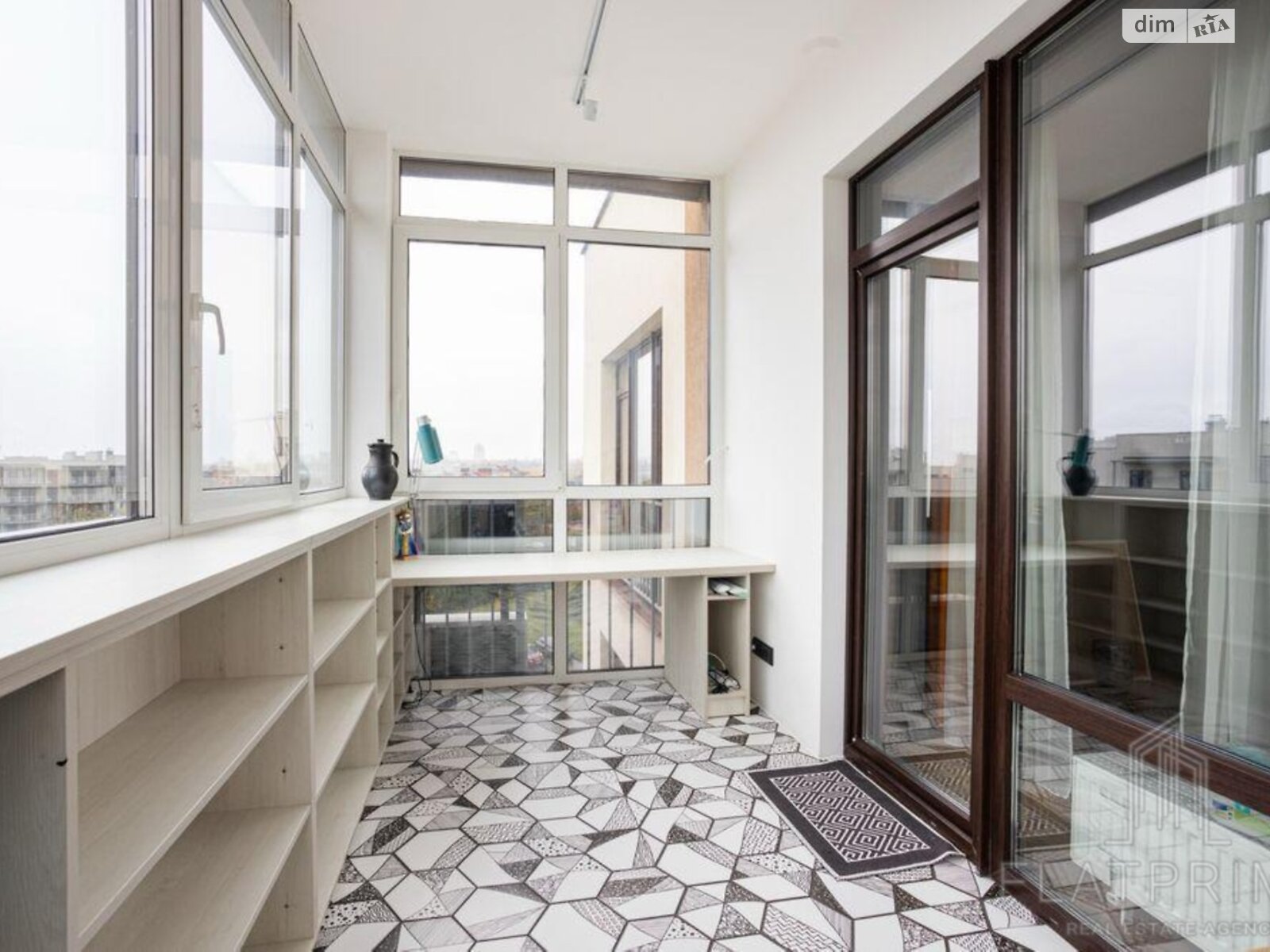 Продажа четырехкомнатной квартиры в Киеве, на ул. Замковецкая 94, фото 1 Продажа четырехкомнатной квартиры в Киеве, на ул. Замковецкая 94, фото 1