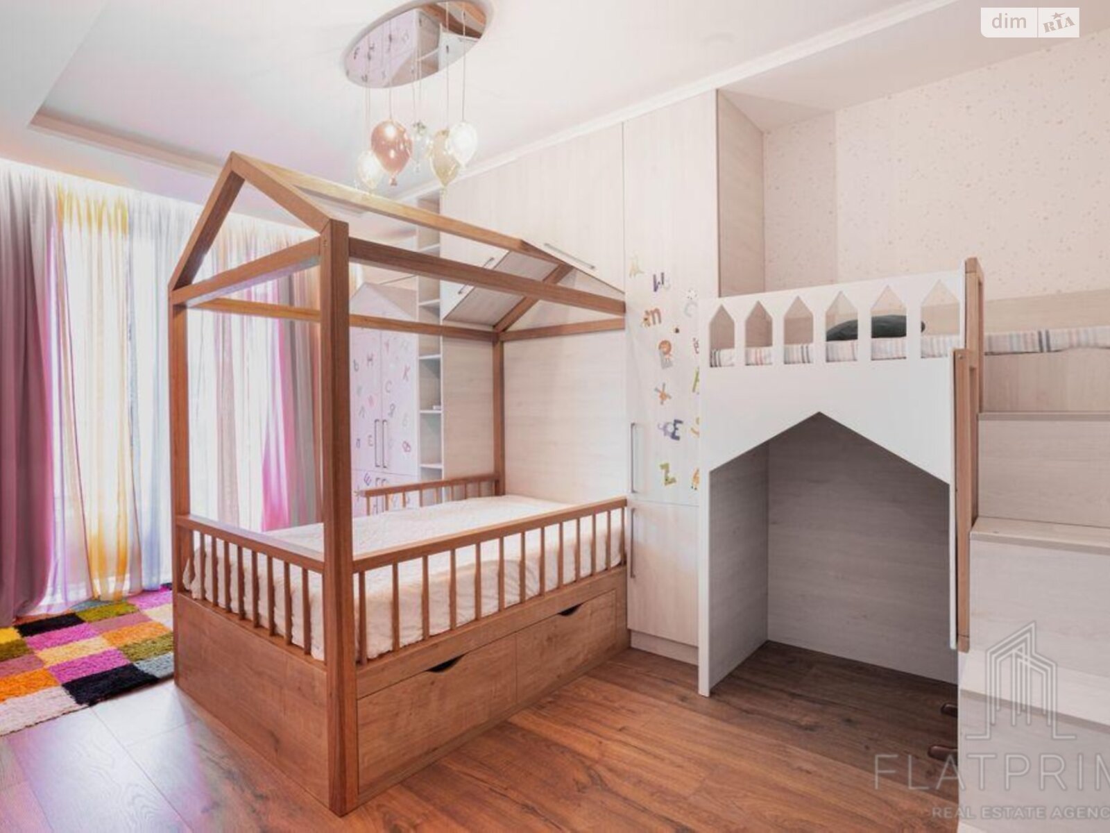 Продажа четырехкомнатной квартиры в Киеве, на ул. Замковецкая 94, фото 1 Продажа четырехкомнатной квартиры в Киеве, на ул. Замковецкая 94, фото 1