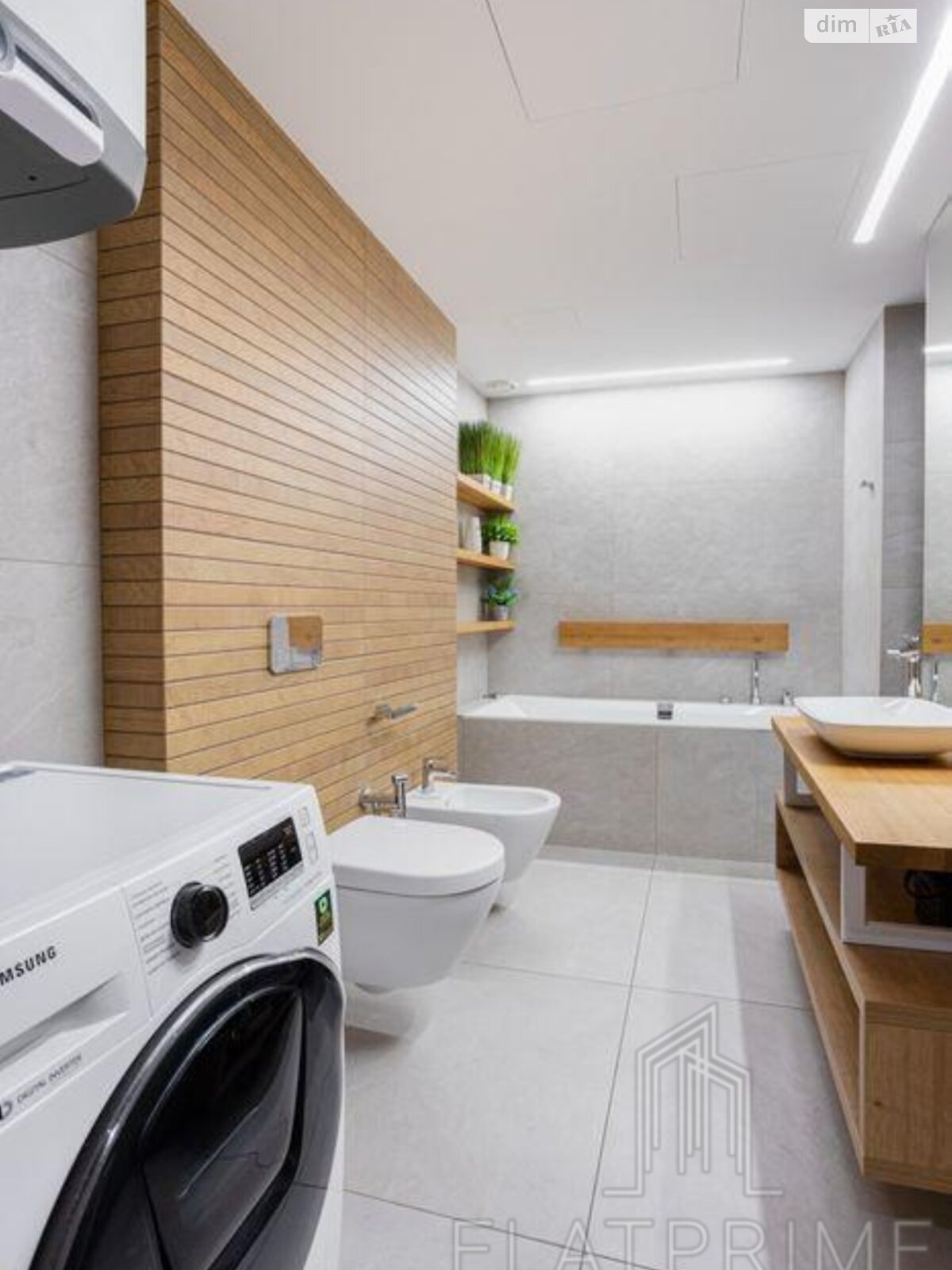 Продажа четырехкомнатной квартиры в Киеве, на ул. Замковецкая 94, фото 1 Продажа четырехкомнатной квартиры в Киеве, на ул. Замковецкая 94, фото 1