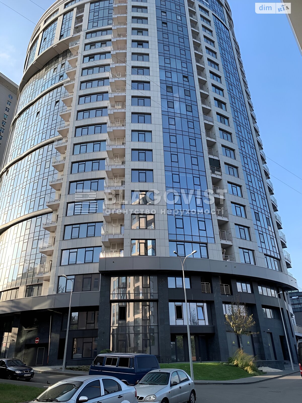 Продаж трикімнатної квартири в Києві, на вул. Буслівська 12, район Звіринець фото 1 Продаж трикімнатної квартири в Києві, на вул. Буслівська 12, район Звіринець фото 1