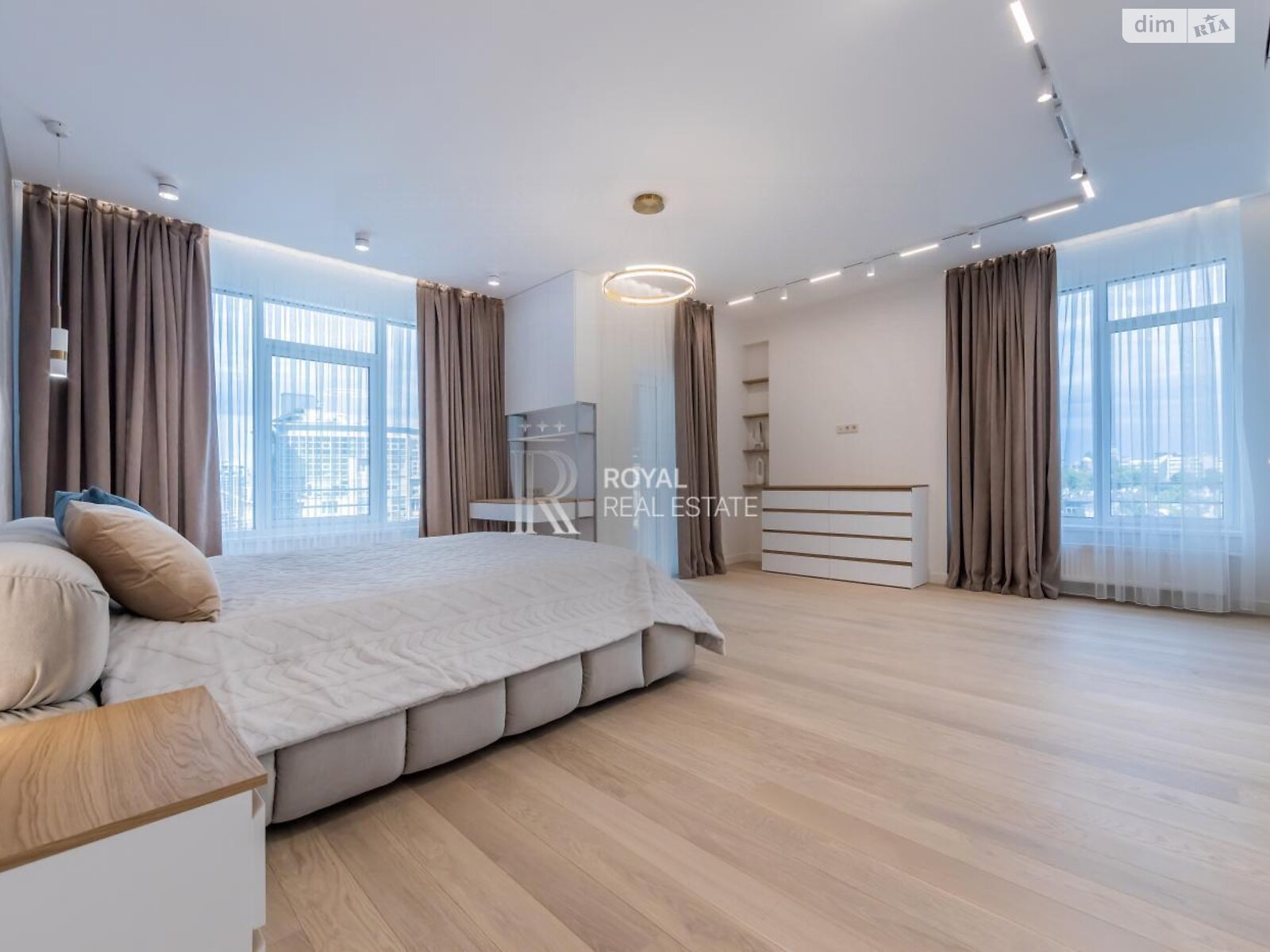 Продажа трехкомнатной квартиры в Киеве, на ул. Бусловская 12, район Зверинец фото 1 Продажа трехкомнатной квартиры в Киеве, на ул. Бусловская 12, район Зверинец фото 1