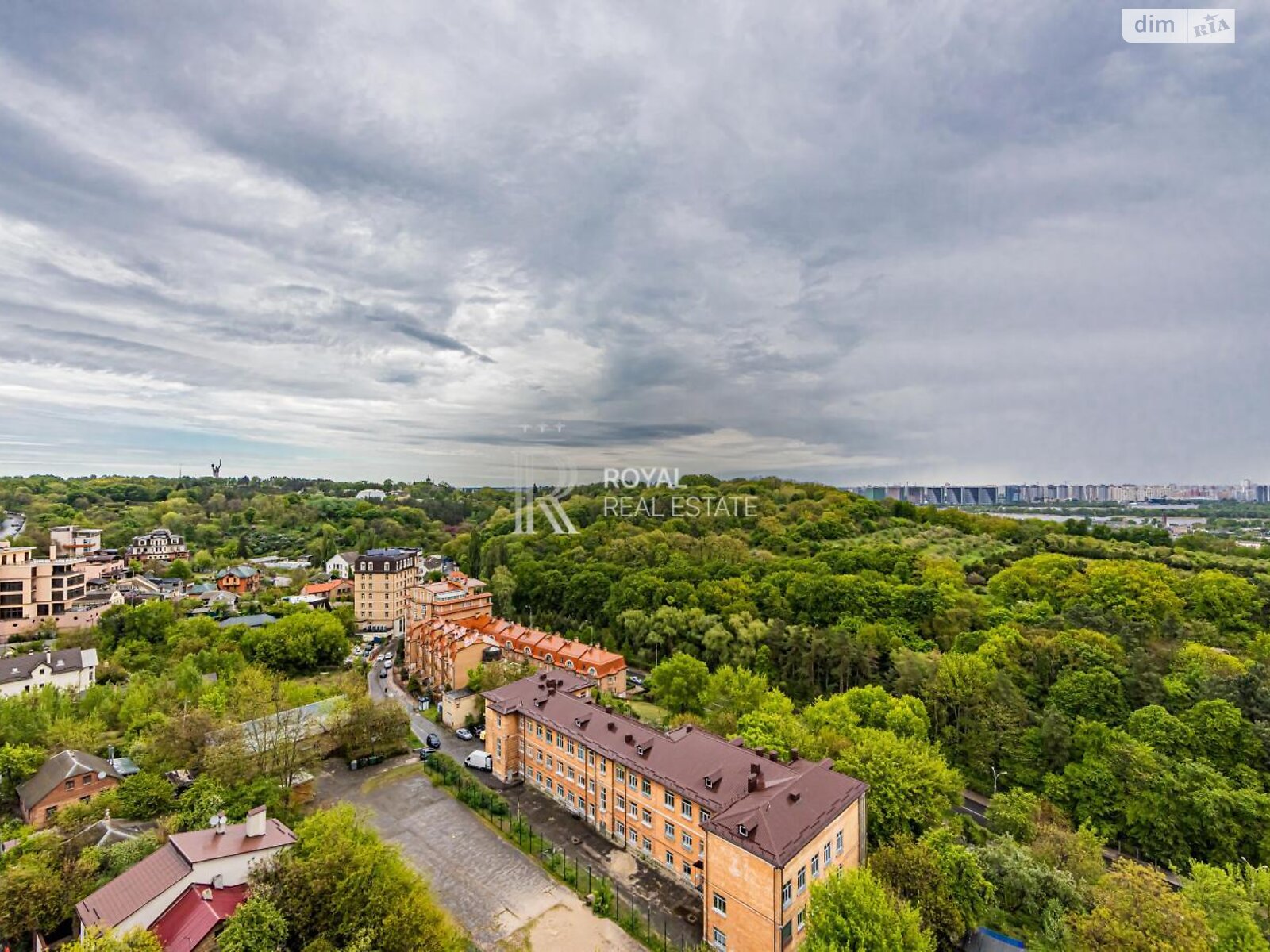 Продажа трехкомнатной квартиры в Киеве, на ул. Бусловская 12, район Зверинец фото 1 Продажа трехкомнатной квартиры в Киеве, на ул. Бусловская 12, район Зверинец фото 1