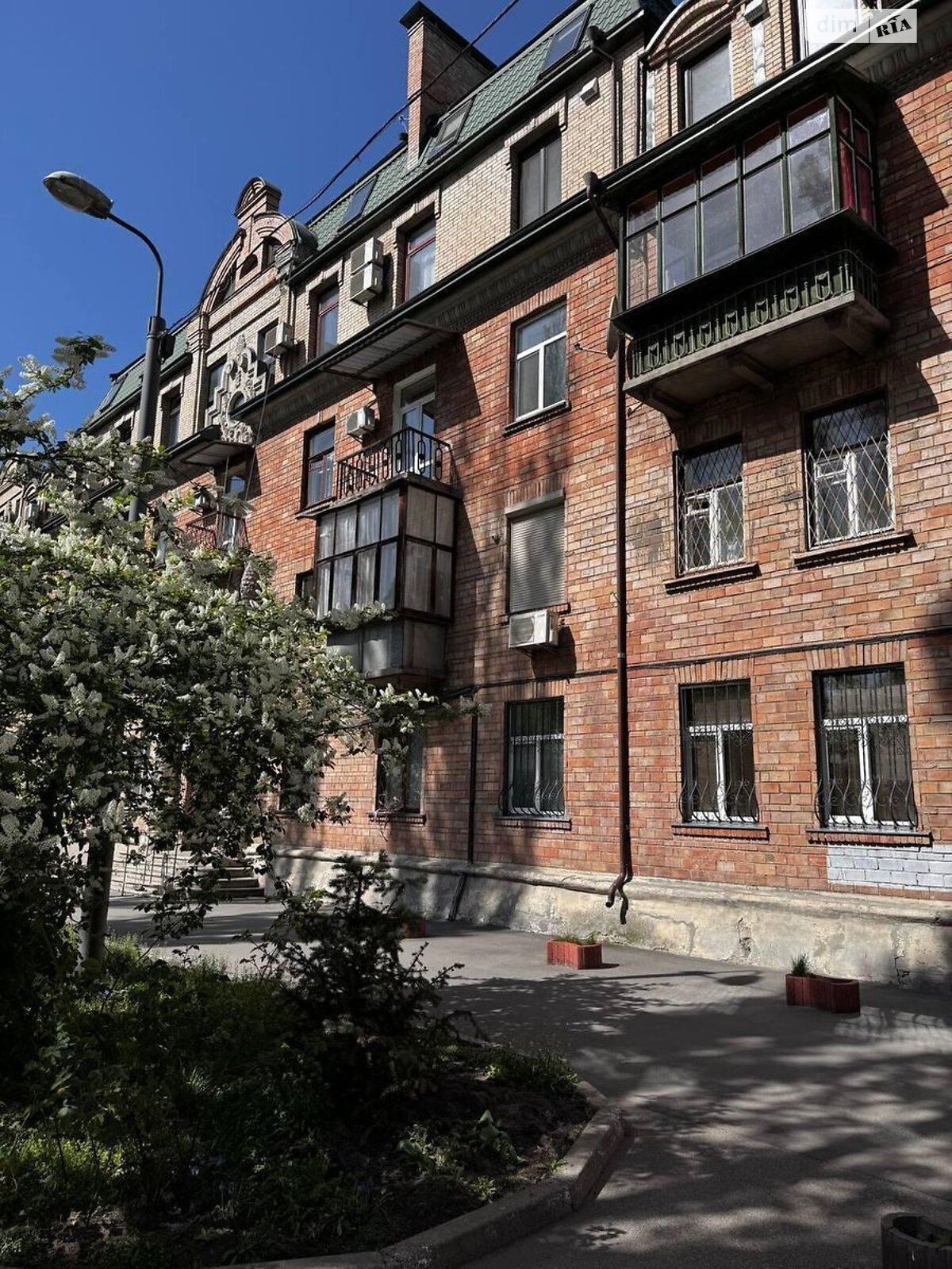 Продаж чотирикімнатної квартири в Києві, на вул. Катерини Білокур 6, район Звіринець фото 1 Продаж чотирикімнатної квартири в Києві, на вул. Катерини Білокур 6, район Звіринець фото 1