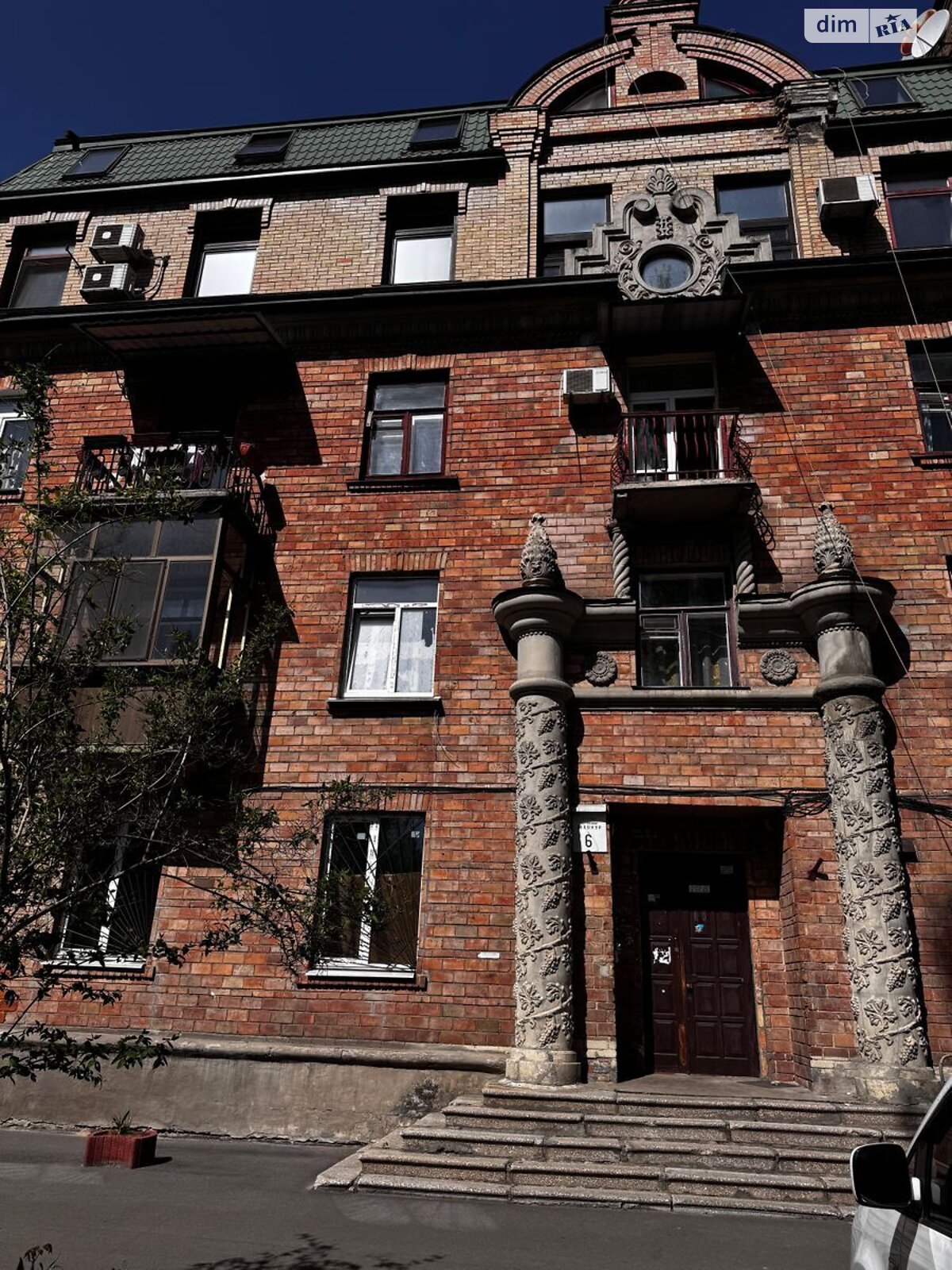Продаж чотирикімнатної квартири в Києві, на вул. Катерини Білокур 6, район Звіринець фото 1 Продаж чотирикімнатної квартири в Києві, на вул. Катерини Білокур 6, район Звіринець фото 1