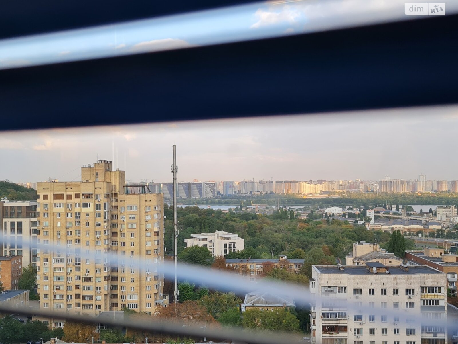 Продаж двокімнатної квартири в Києві, на вул. Михайла Бойчука 41Б, район Звіринець фото 1 Продаж двокімнатної квартири в Києві, на вул. Михайла Бойчука 41Б, район Звіринець фото 1