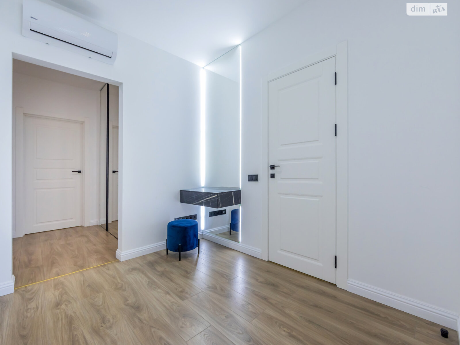 Продаж однокімнатної квартири в Києві, на вул. Михайла Бойчука 41А, район Звіринець фото 1 Продаж однокімнатної квартири в Києві, на вул. Михайла Бойчука 41А, район Звіринець фото 1