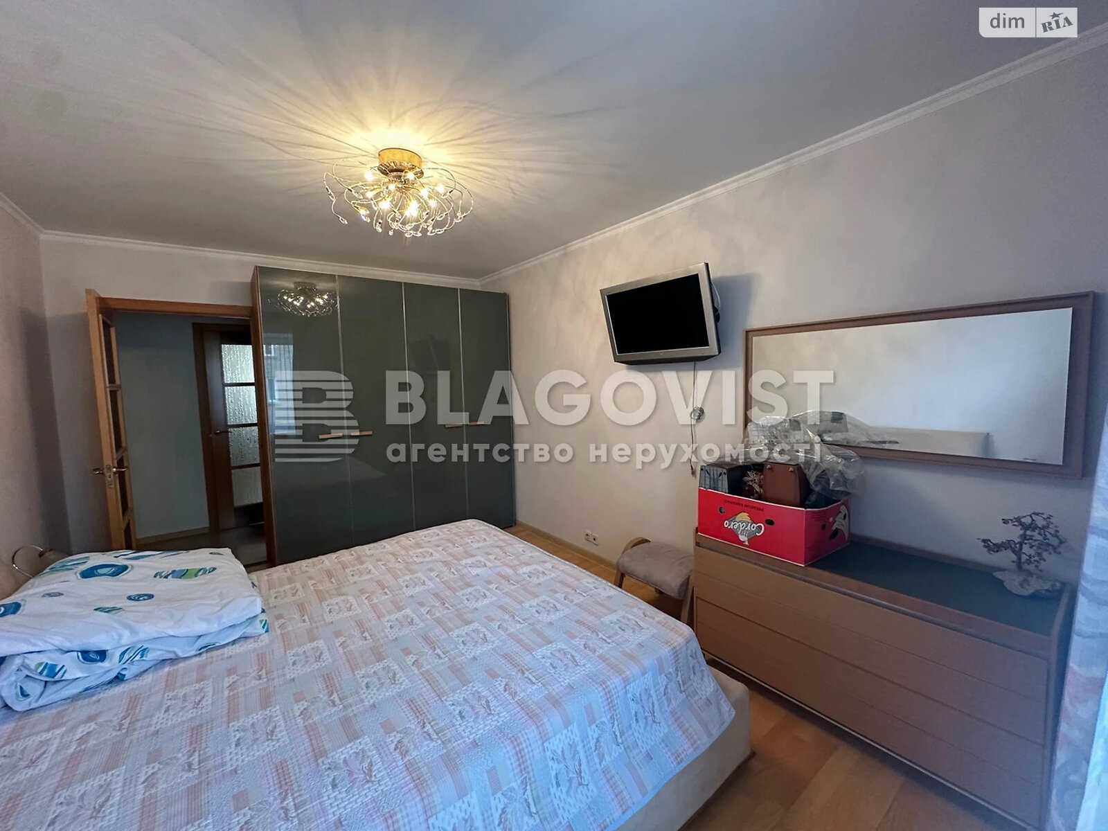 Продаж двокімнатної квартири в Києві, на вул. Миколи Соловцова 3, район Звіринець фото 1 Продаж двокімнатної квартири в Києві, на вул. Миколи Соловцова 3, район Звіринець фото 1