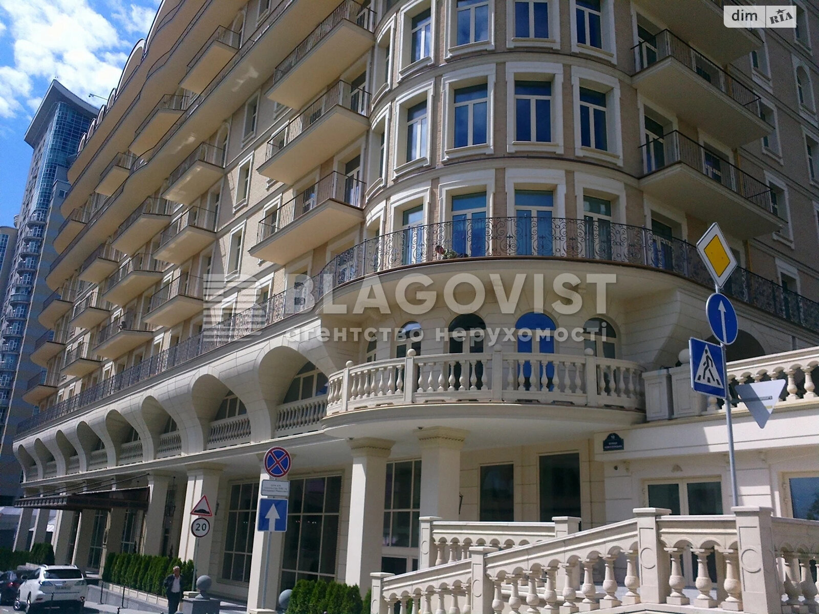 Продаж трикімнатної квартири в Києві, на вул. Новоселицька 10, район Звіринець фото 1 Продаж трикімнатної квартири в Києві, на вул. Новоселицька 10, район Звіринець фото 1