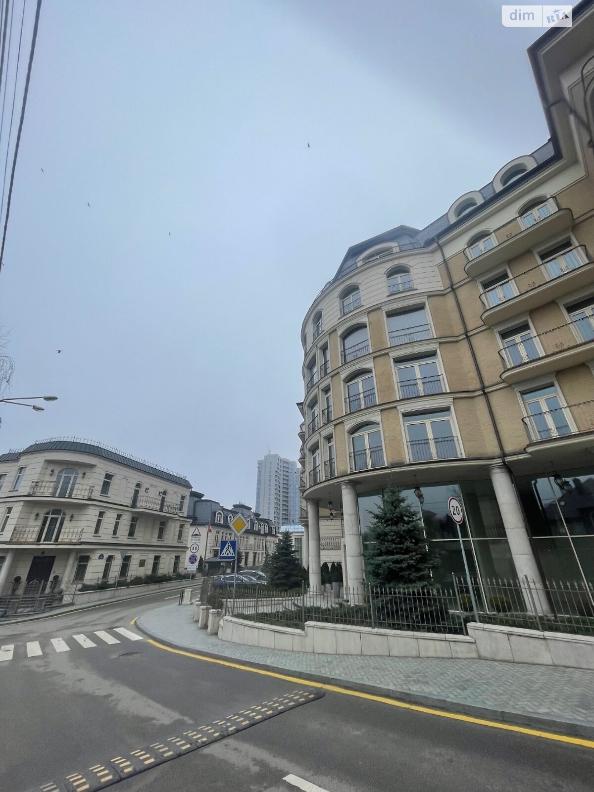 Продаж п`ятикімнатної квартири в Києві, на вул. Володимира Короткевича 4, кв. 6, район Звіринець фото 1 Продаж п`ятикімнатної квартири в Києві, на вул. Володимира Короткевича 4, кв. 6, район Звіринець фото 1