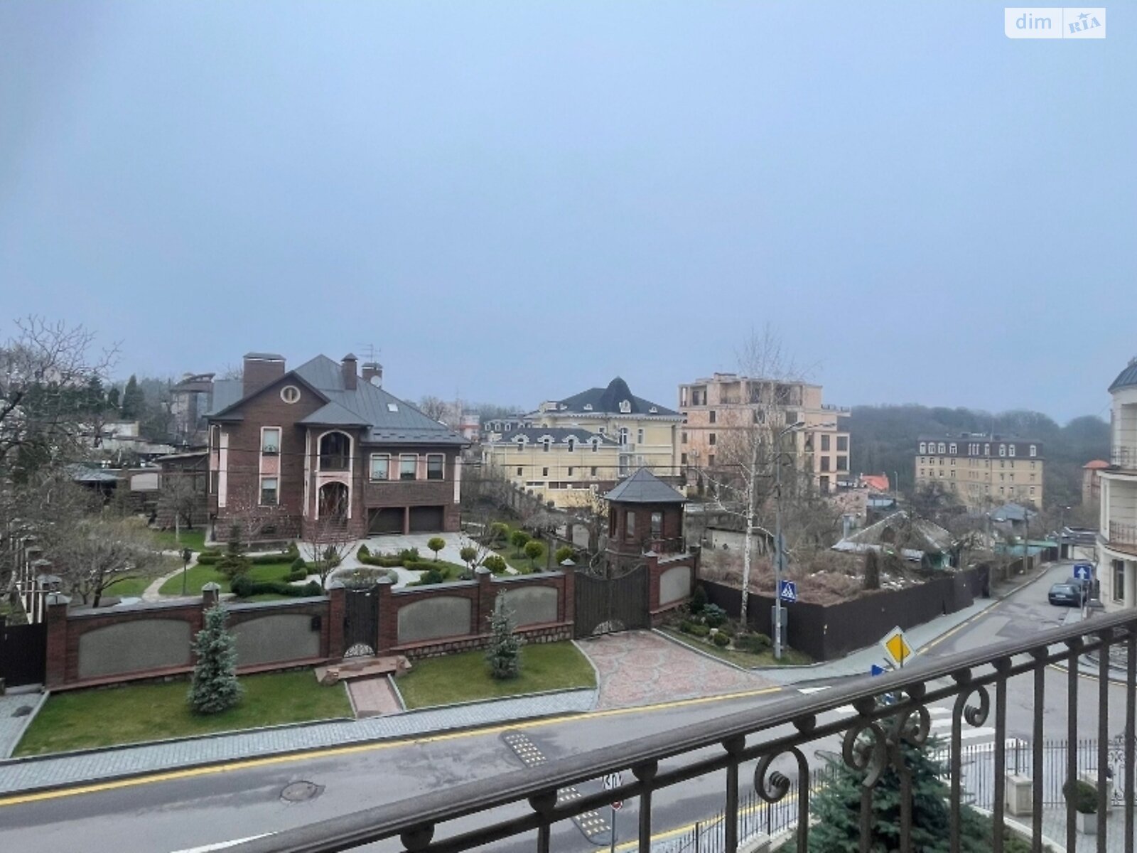 Продаж п`ятикімнатної квартири в Києві, на вул. Володимира Короткевича 4, кв. 6, район Звіринець фото 1 Продаж п`ятикімнатної квартири в Києві, на вул. Володимира Короткевича 4, кв. 6, район Звіринець фото 1