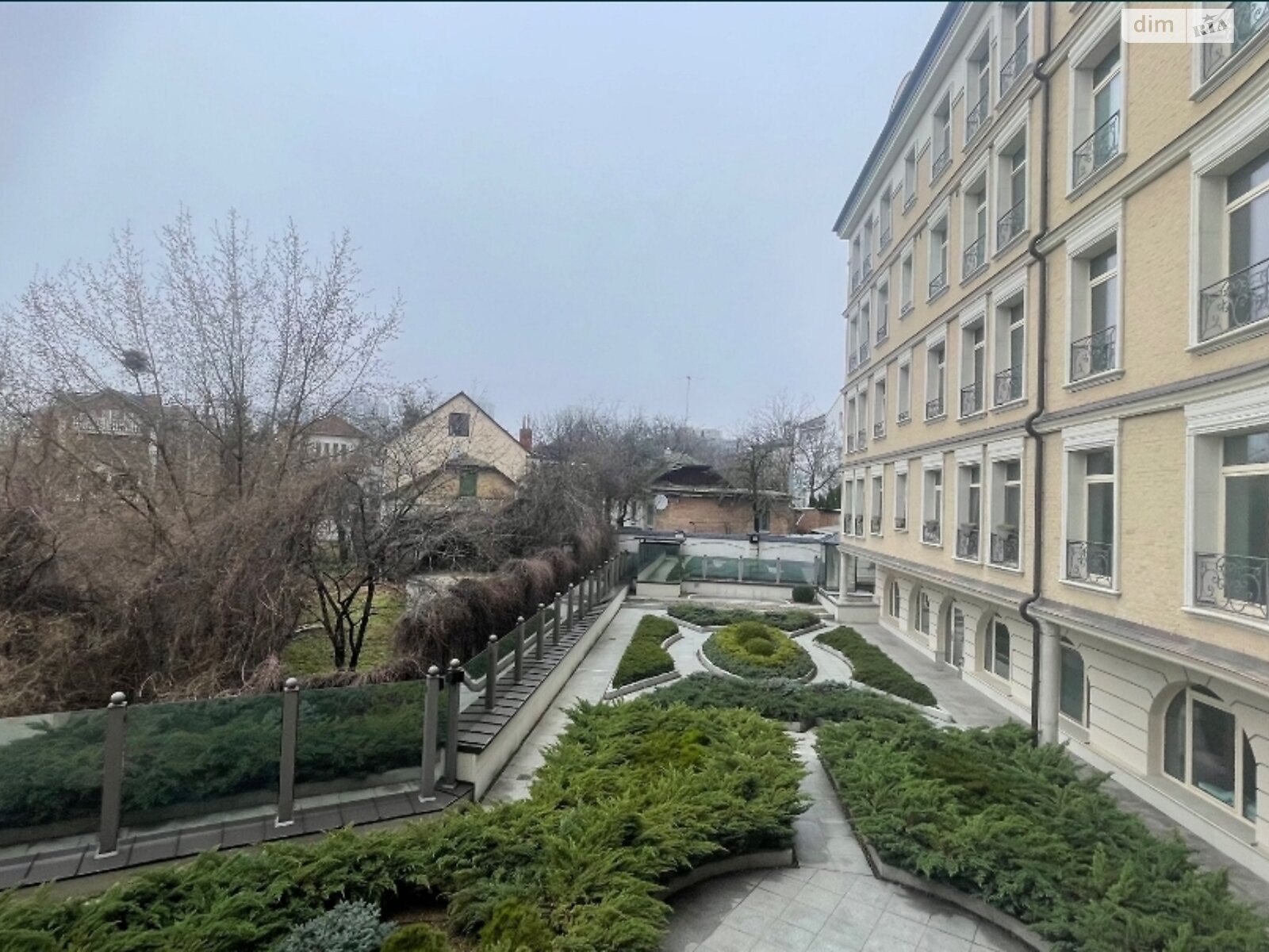 Продаж п`ятикімнатної квартири в Києві, на вул. Володимира Короткевича 4, кв. 6, район Звіринець фото 1 Продаж п`ятикімнатної квартири в Києві, на вул. Володимира Короткевича 4, кв. 6, район Звіринець фото 1