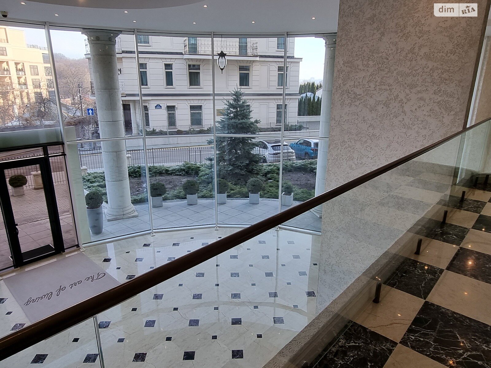 Продаж п`ятикімнатної квартири в Києві, на вул. Володимира Короткевича 4, кв. 6, район Звіринець фото 1 Продаж п`ятикімнатної квартири в Києві, на вул. Володимира Короткевича 4, кв. 6, район Звіринець фото 1