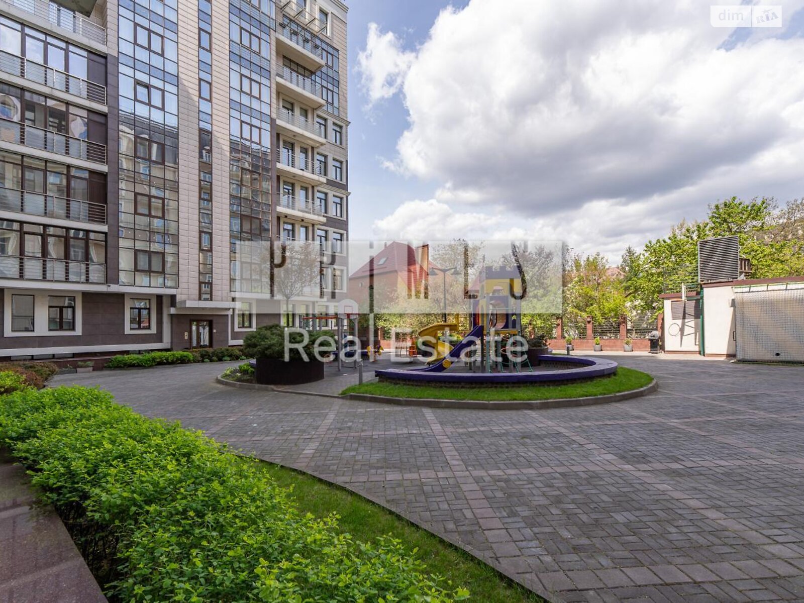 Продаж п`ятикімнатної квартири в Києві, на вул. Звіринецька 47, район Звіринець фото 1 Продаж п`ятикімнатної квартири в Києві, на вул. Звіринецька 47, район Звіринець фото 1