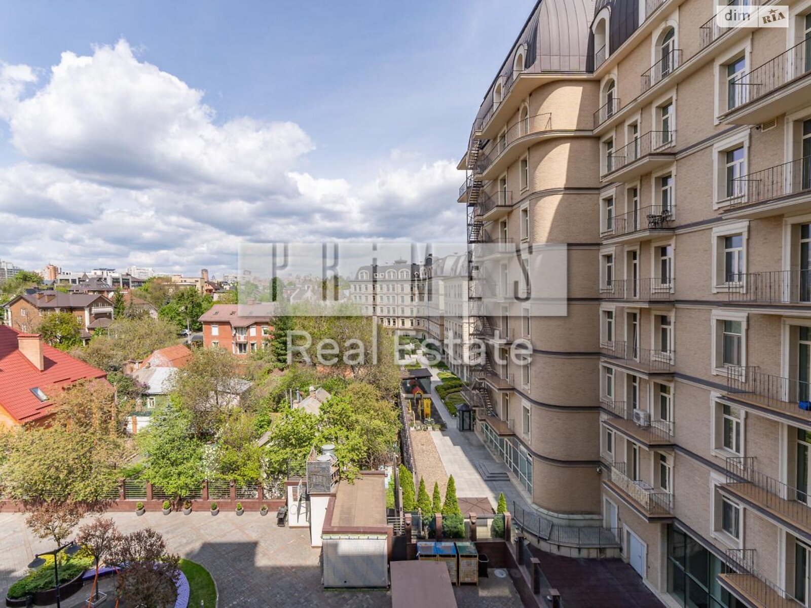 Продаж п`ятикімнатної квартири в Києві, на вул. Звіринецька 47, район Звіринець фото 1 Продаж п`ятикімнатної квартири в Києві, на вул. Звіринецька 47, район Звіринець фото 1