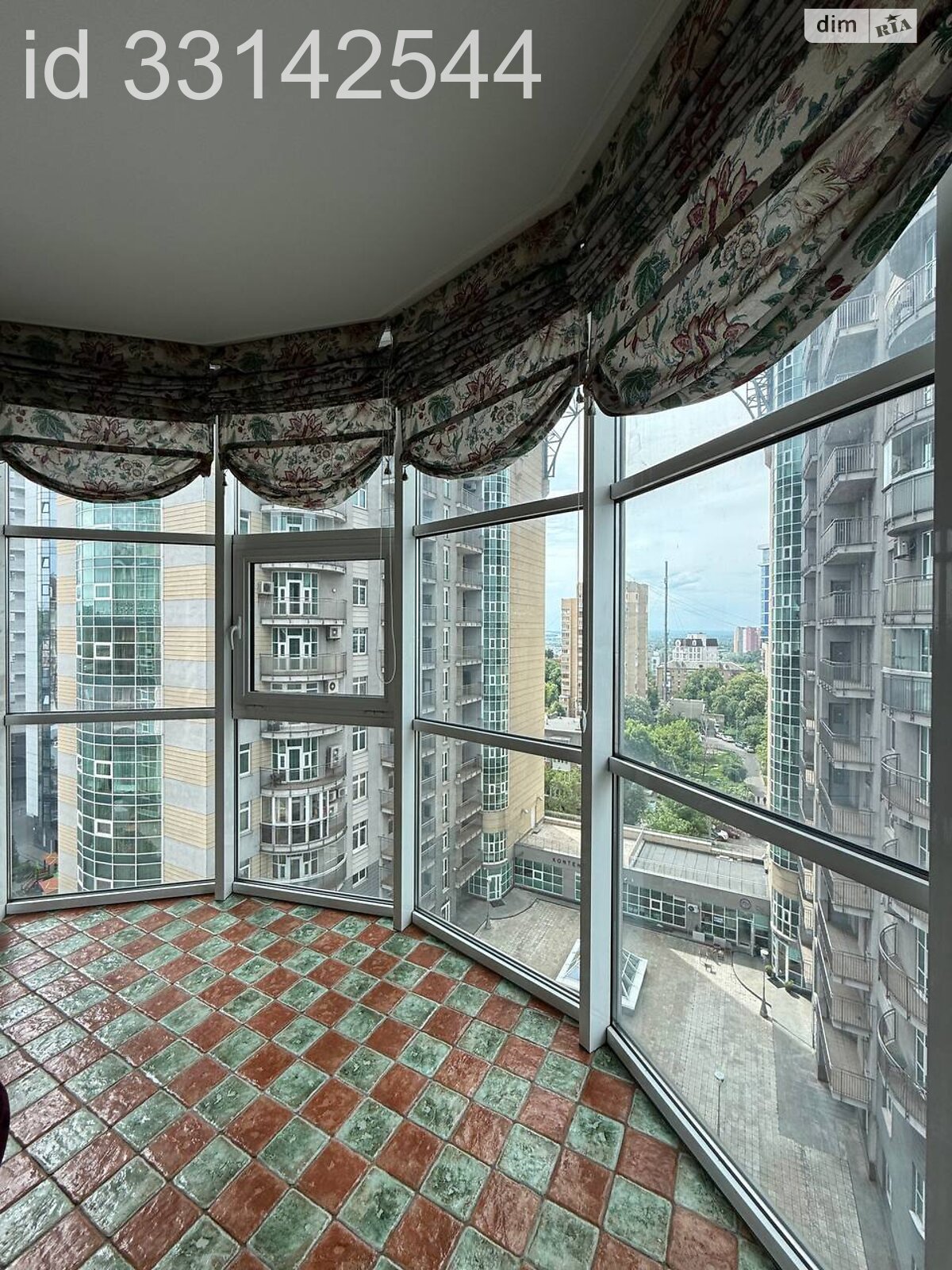 Продажа трехкомнатной квартиры в Киеве, на ул. Зверинецкая 59, район Зверинец фото 1 Продажа трехкомнатной квартиры в Киеве, на ул. Зверинецкая 59, район Зверинец фото 1