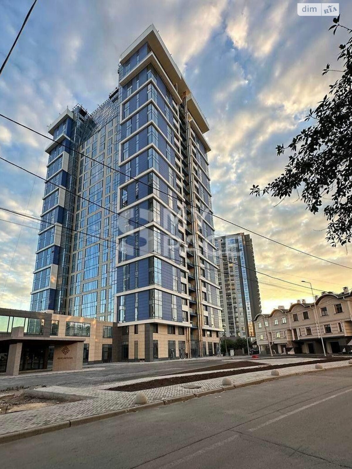 Продажа трехкомнатной квартиры в Киеве, на ул. Зверинецкая, район Зверинец фото 1 Продажа трехкомнатной квартиры в Киеве, на ул. Зверинецкая, район Зверинец фото 1