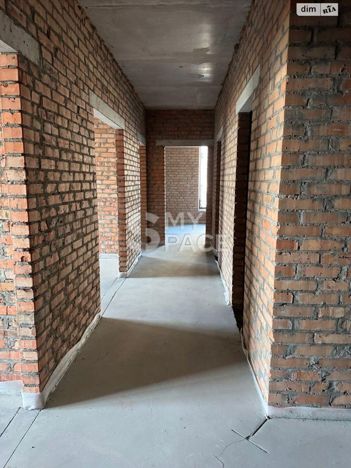 Продажа трехкомнатной квартиры в Киеве, на ул. Зверинецкая, район Зверинец фото 1 Продажа трехкомнатной квартиры в Киеве, на ул. Зверинецкая, район Зверинец фото 1