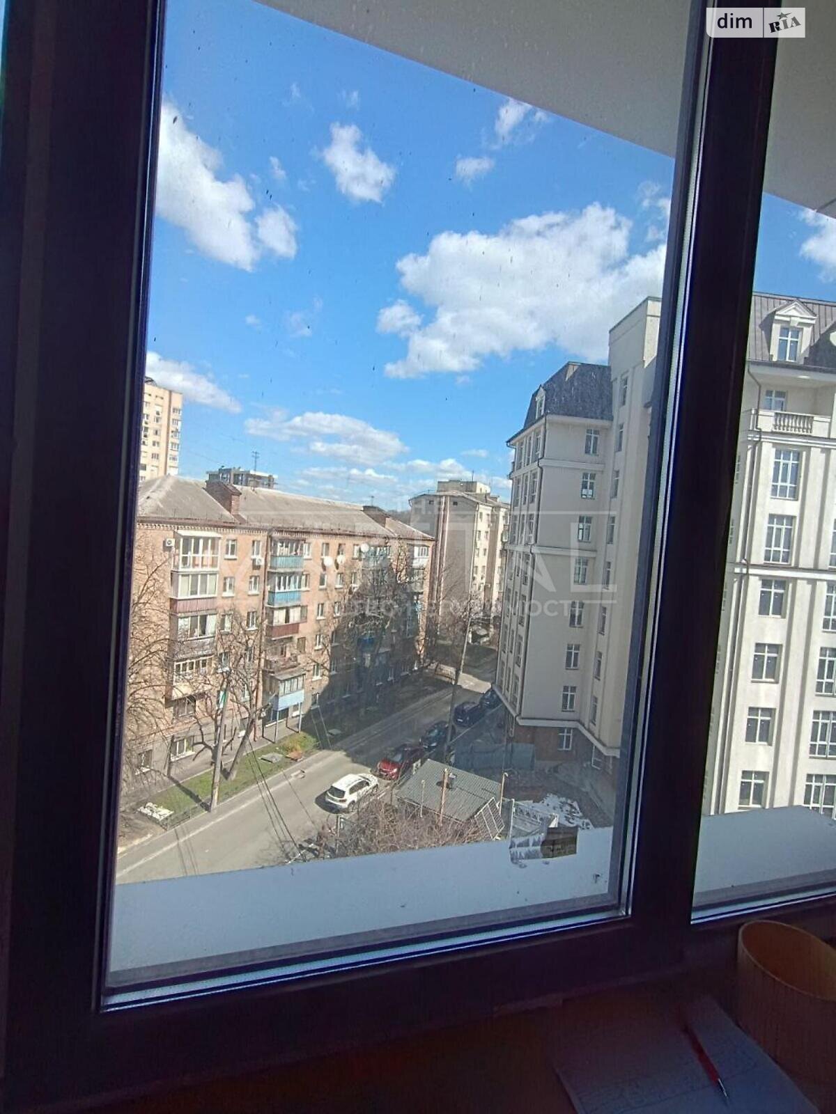 Продажа трехкомнатной квартиры в Киеве, на ул. Зверинецкая 70А, фото 1 Продажа трехкомнатной квартиры в Киеве, на ул. Зверинецкая 70А, фото 1