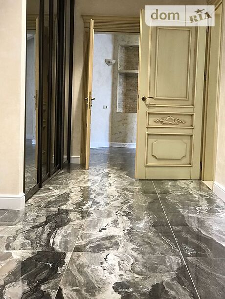 Продажа трехкомнатной квартиры в Чайках, на Лобановского 21/1, фото 1 Продажа трехкомнатной квартиры в Чайках, на Лобановского 21/1, фото 1
