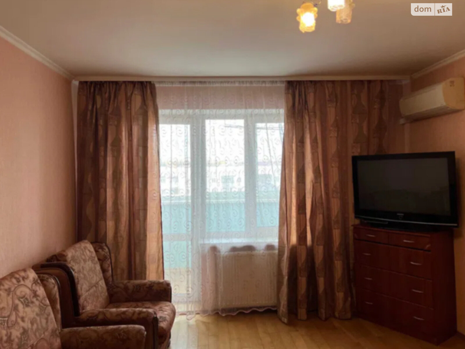 Продажа однокомнатной квартиры в Киево-Святошинске, на ул. Соборная 46, фото 1