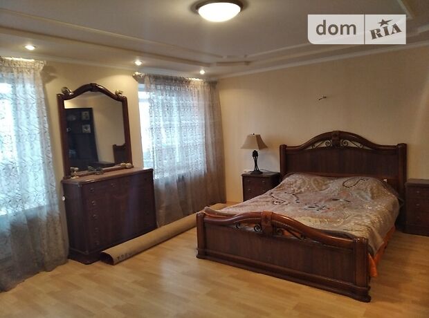 Продажа четырехкомнатной квартиры в Кировограде, на ул. Гагарина 9, район Центр фото 1 Продажа четырехкомнатной квартиры в Кировограде, на ул. Гагарина 9, район Центр фото 1