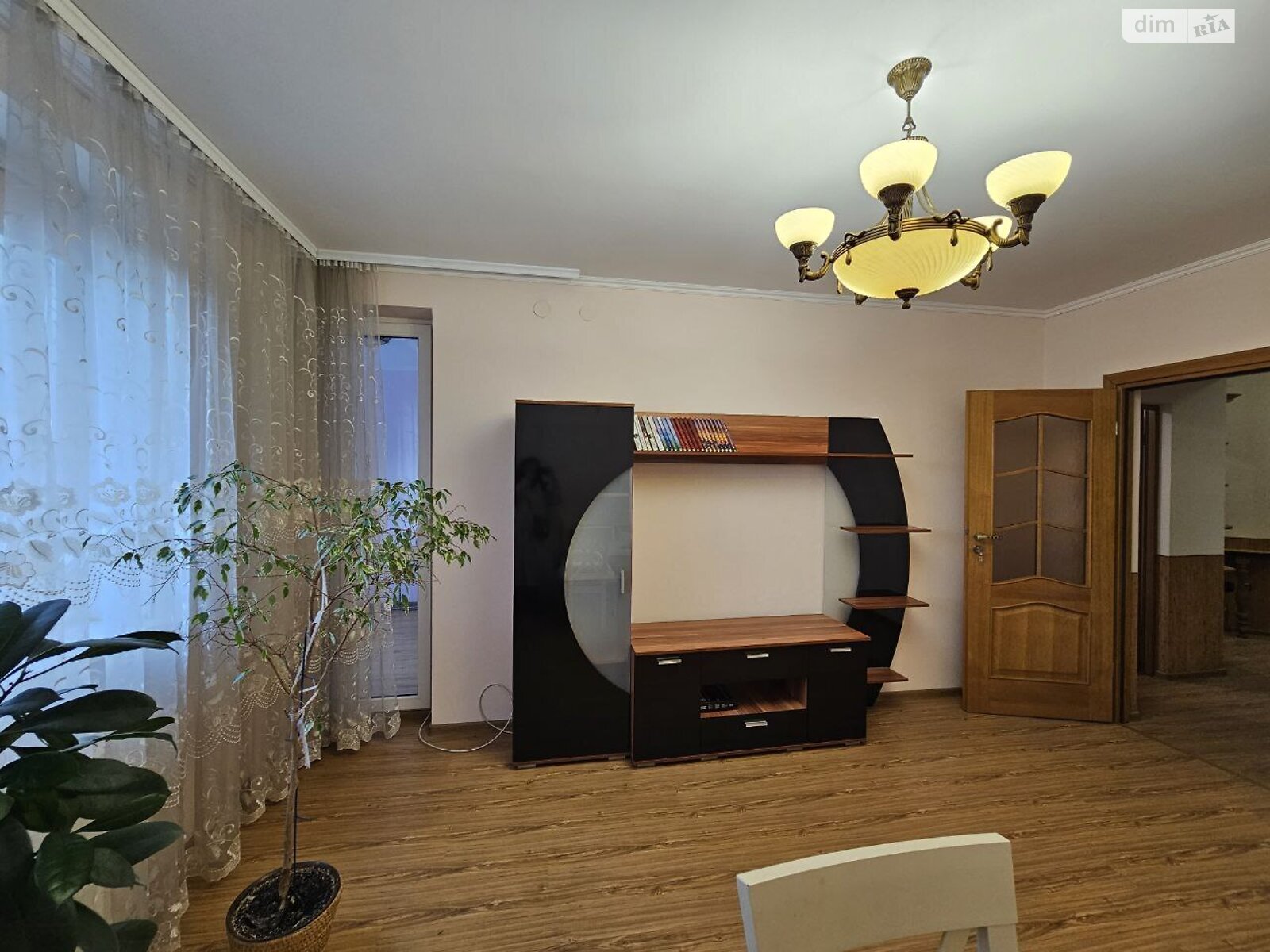 Продажа трехкомнатной квартиры в Коломые, на ул. Симона Петлюры 63, фото 1 Продажа трехкомнатной квартиры в Коломые, на ул. Симона Петлюры 63, фото 1