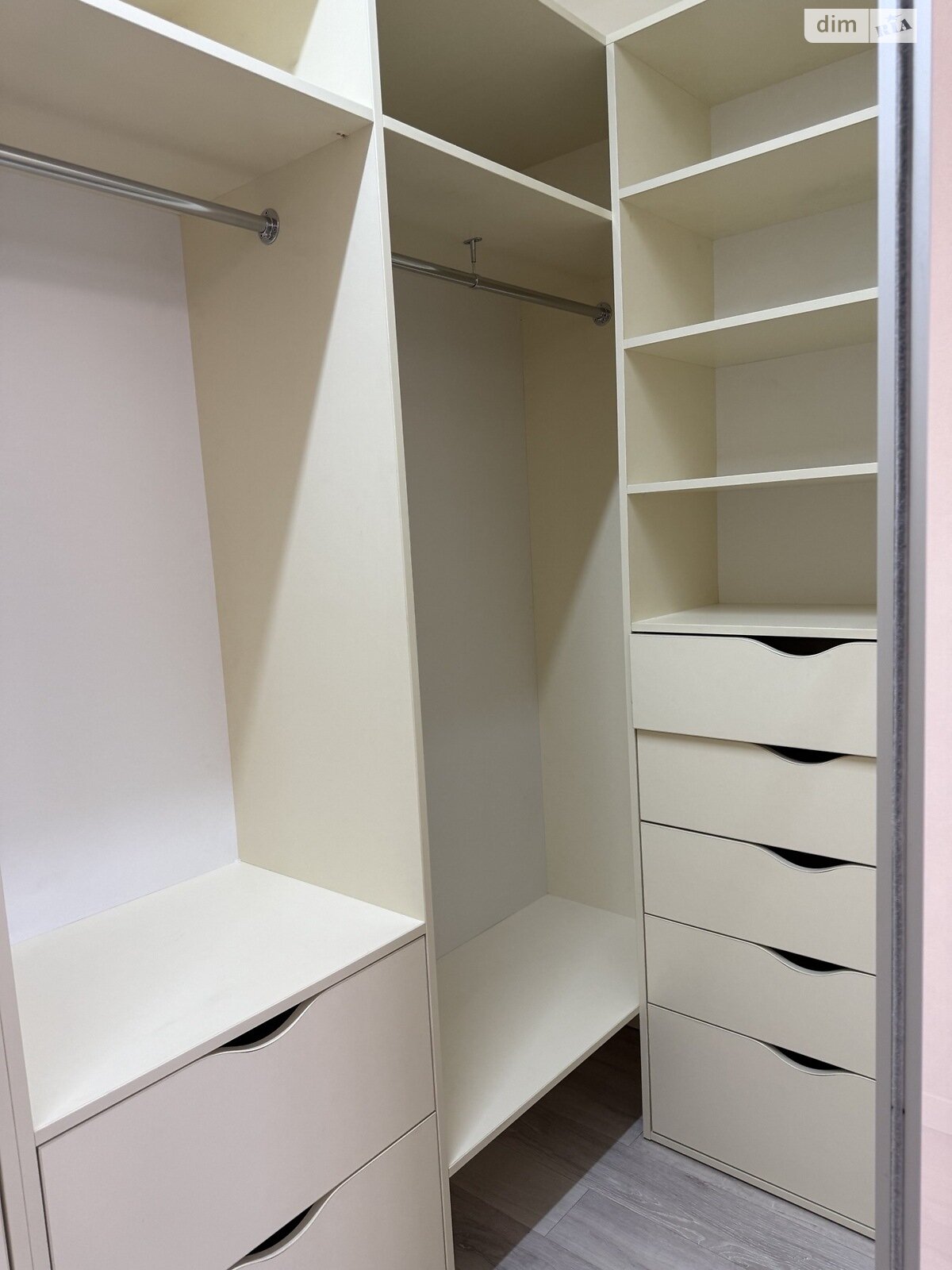 Продажа трехкомнатной квартиры в Коцюбинском, на ул. Пономарева 26 корпус 4, фото 1 Продажа трехкомнатной квартиры в Коцюбинском, на ул. Пономарева 26 корпус 4, фото 1