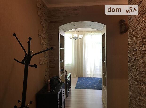 Продажа трехкомнатной квартиры в Краматорске, на Шкадинова ул. фото 1 Продажа трехкомнатной квартиры в Краматорске, на Шкадинова ул. фото 1