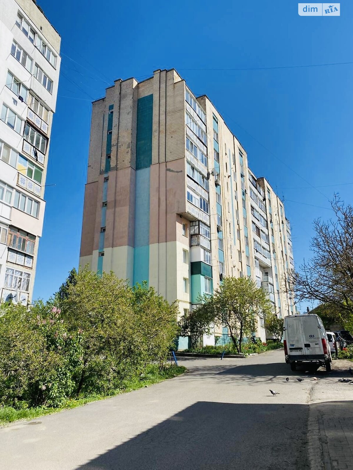Продажа трехкомнатной квартиры в Красилове, на ул. Грушевского, район Красилов фото 1 Продажа трехкомнатной квартиры в Красилове, на ул. Грушевского, район Красилов фото 1