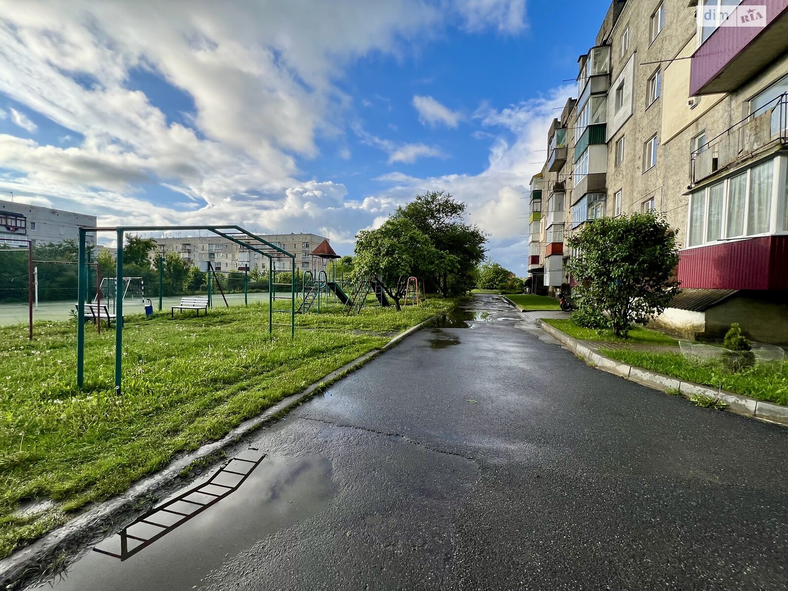 Продажа трехкомнатной квартиры в Красилове, на ул. Ярослава Мудрого, район Красилов фото 1 Продажа трехкомнатной квартиры в Красилове, на ул. Ярослава Мудрого, район Красилов фото 1