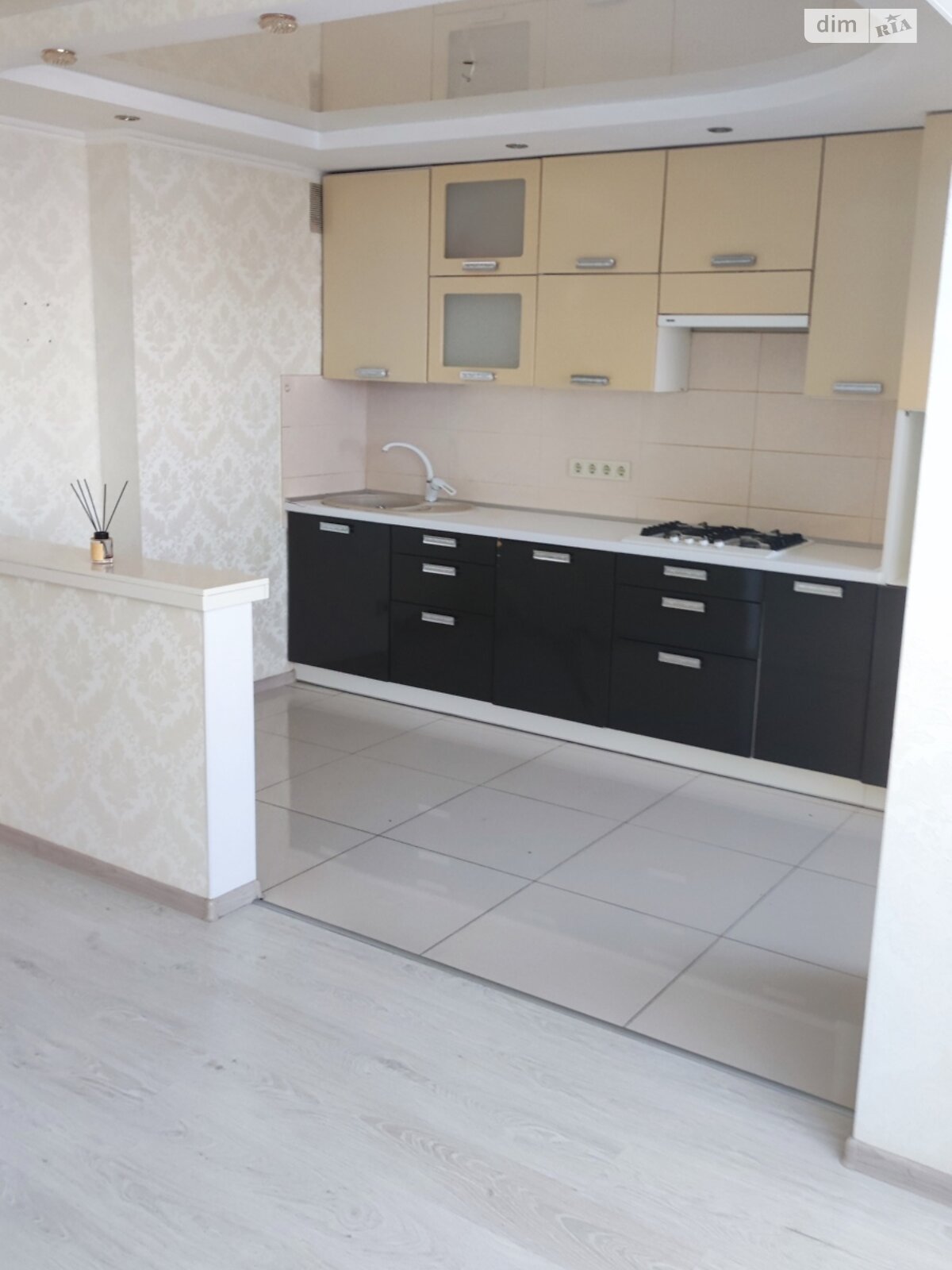 Продажа трехкомнатной квартиры в Красилове, на ул. Ярослава Мудрого 17, фото 1 Продажа трехкомнатной квартиры в Красилове, на ул. Ярослава Мудрого 17, фото 1