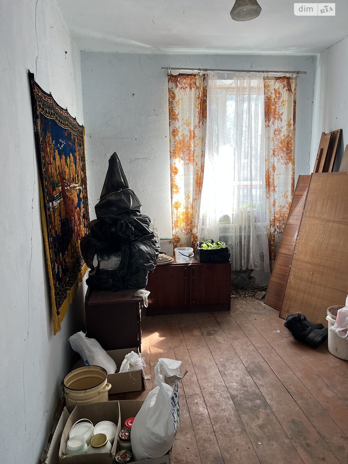 Продаж трикімнатної квартири в Красному, на Данила Нечая, район Старе місто фото 1 Продаж трикімнатної квартири в Красному, на Данила Нечая, район Старе місто фото 1