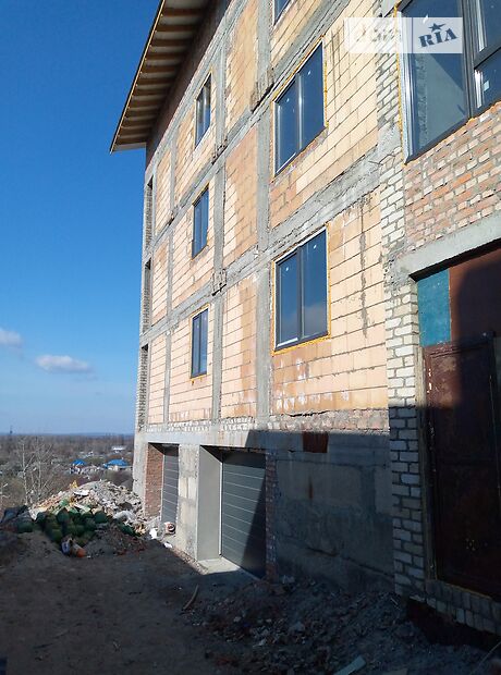 Продажа трехкомнатной квартиры в Кременчуге, на бул. Автокразовский 63, район Кременчуг фото 1 Продажа трехкомнатной квартиры в Кременчуге, на бул. Автокразовский 63, район Кременчуг фото 1