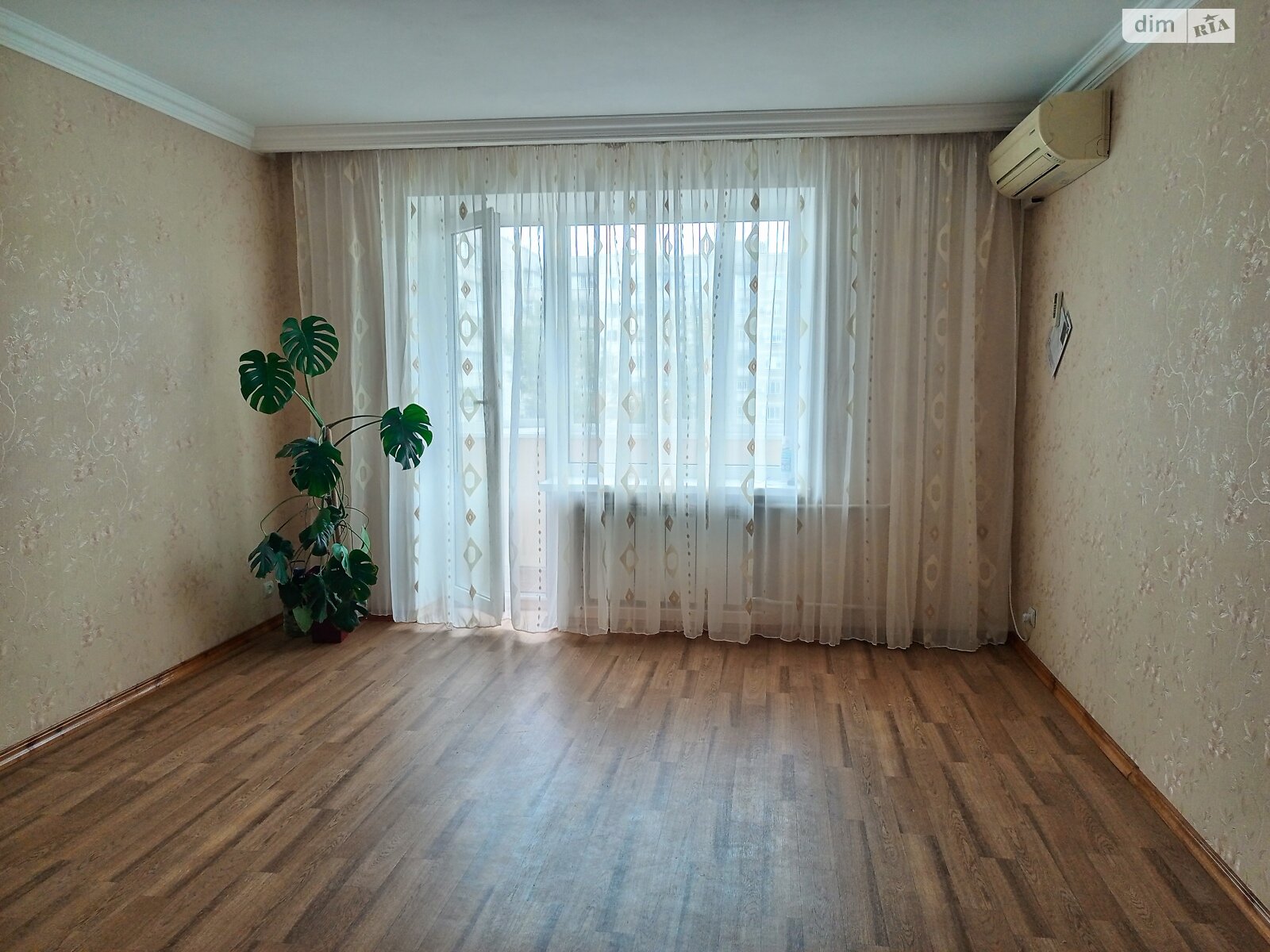 Продажа трехкомнатной квартиры в Кременчуге, на мас. 278 квартал 22А, район Автозаводской фото 1 Продажа трехкомнатной квартиры в Кременчуге, на мас. 278 квартал 22А, район Автозаводской фото 1