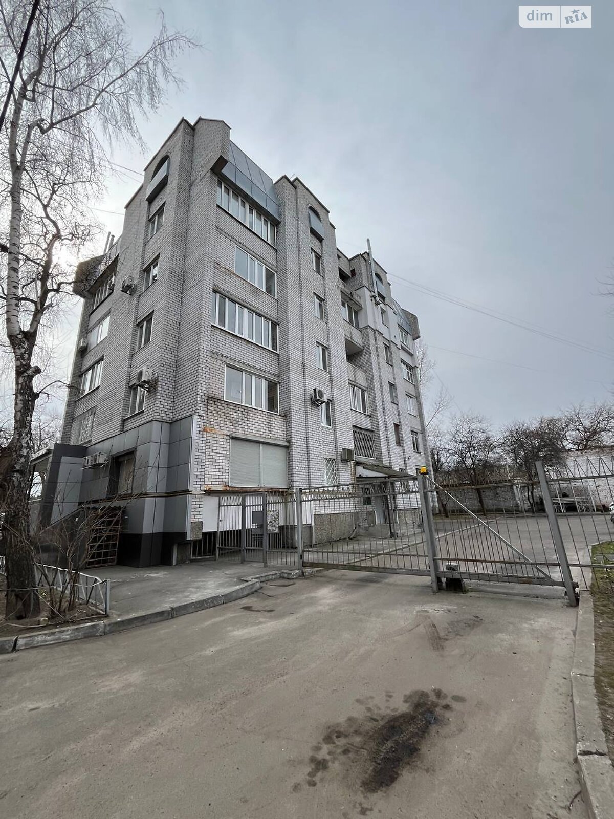 Продажа четырехкомнатной квартиры в Кременчуге, на ул. Небесной Сотни, район Автозаводской фото 1