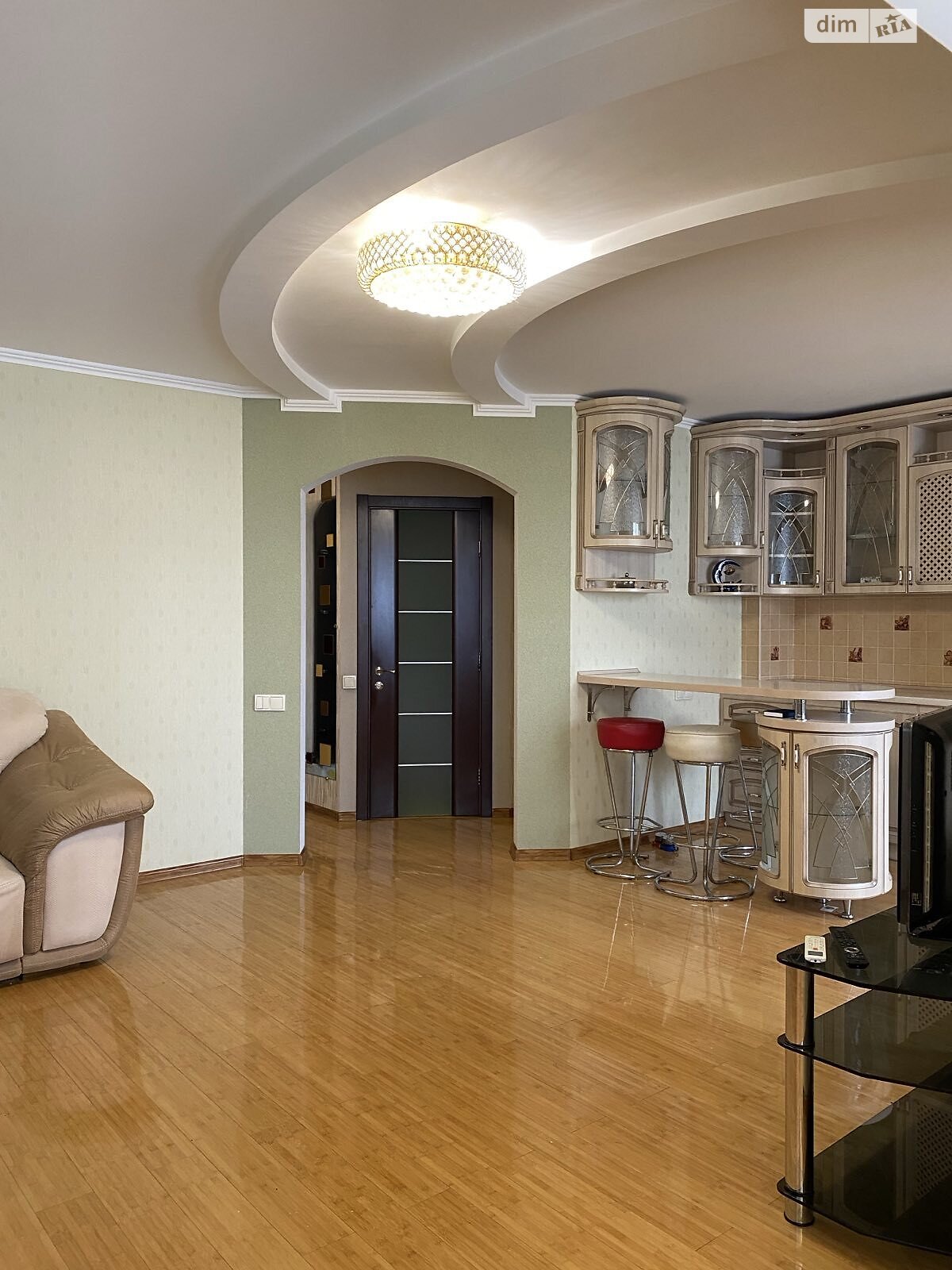 Продаж трикімнатної квартири в Кременчуку, на вул. Європейська (Щорса), район Автозаводський фото 1 Продаж трикімнатної квартири в Кременчуку, на вул. Європейська (Щорса), район Автозаводський фото 1
