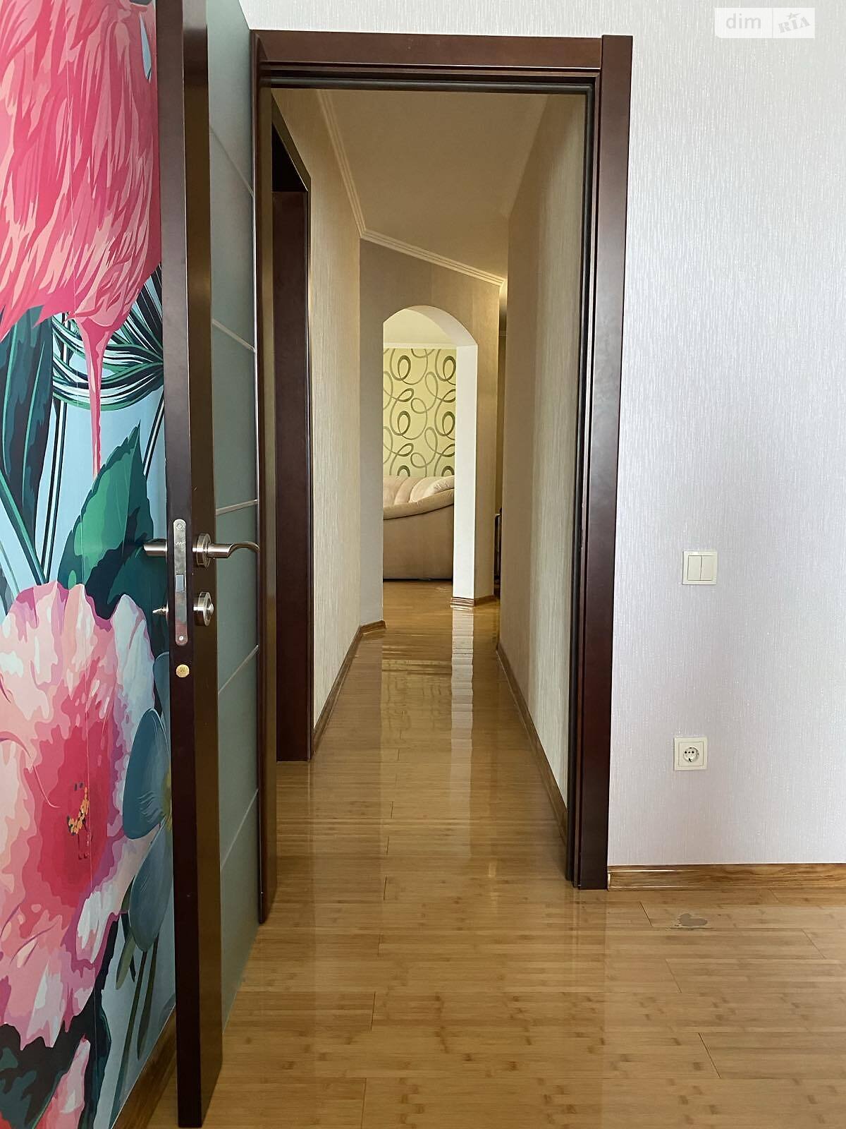 Продаж трикімнатної квартири в Кременчуку, на вул. Європейська (Щорса), район Автозаводський фото 1 Продаж трикімнатної квартири в Кременчуку, на вул. Європейська (Щорса), район Автозаводський фото 1
